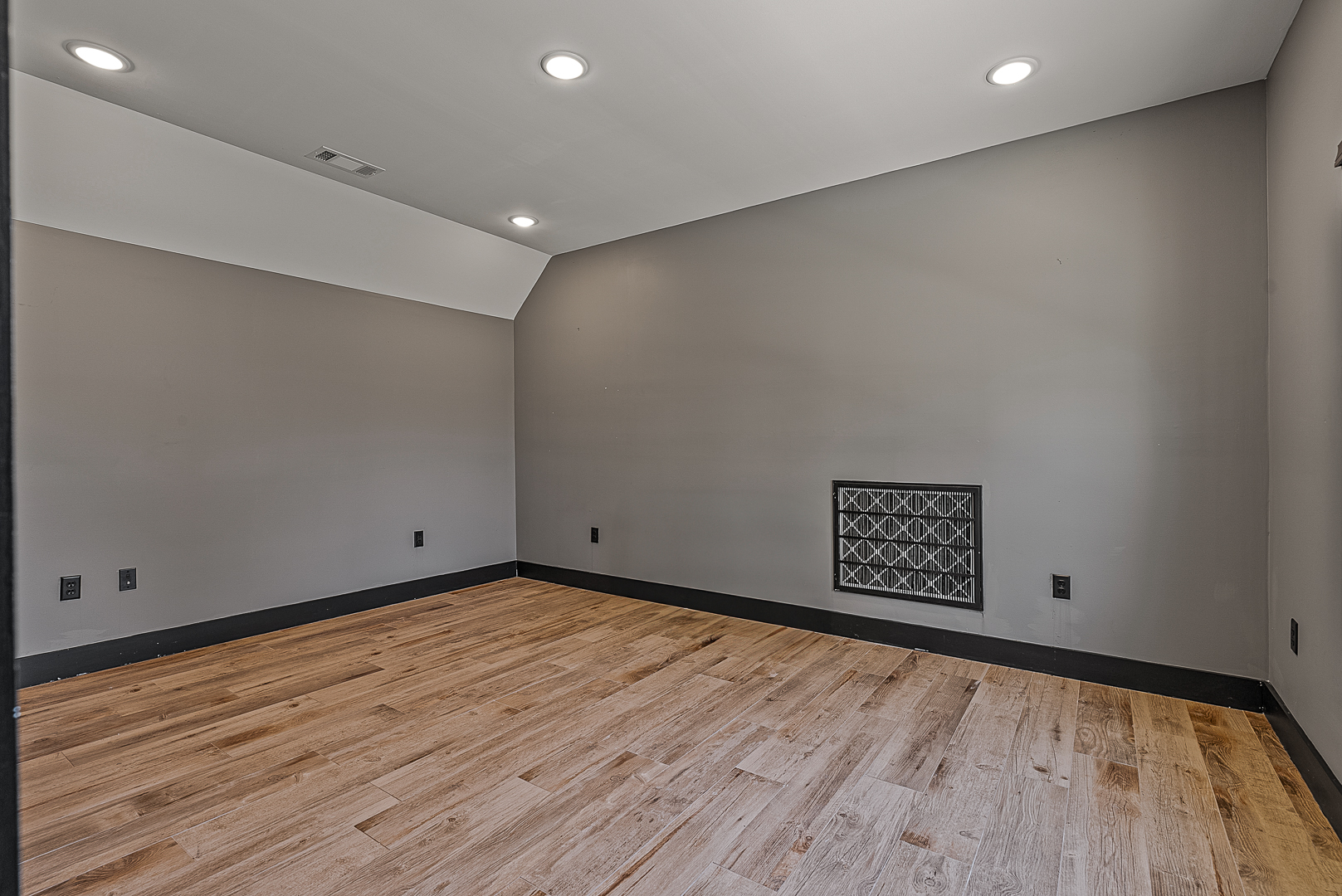 Jonesboro, Arkansas, 72404, United States, 4 Bedrooms Bedrooms, ,4 BathroomsBathrooms,Residential,For Sale,1744124