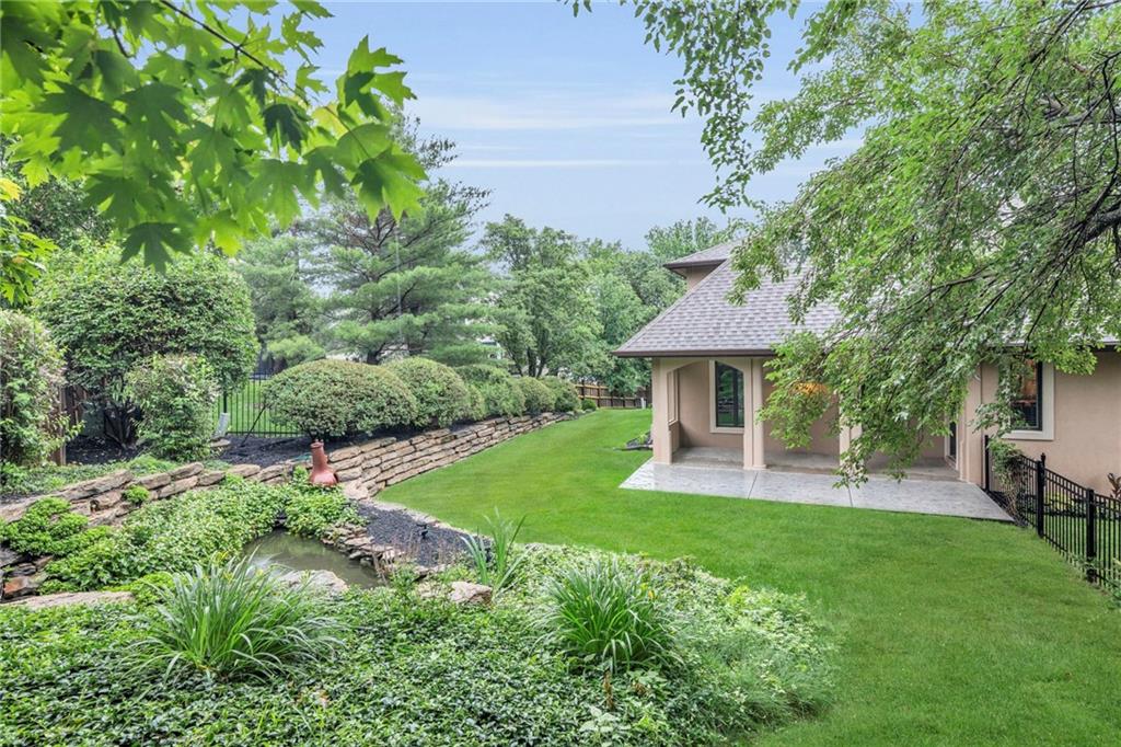 Lawrence, Kansas, 66049, United States, 5 Bedrooms Bedrooms, ,5 BathroomsBathrooms,Residential,For Sale,1848168