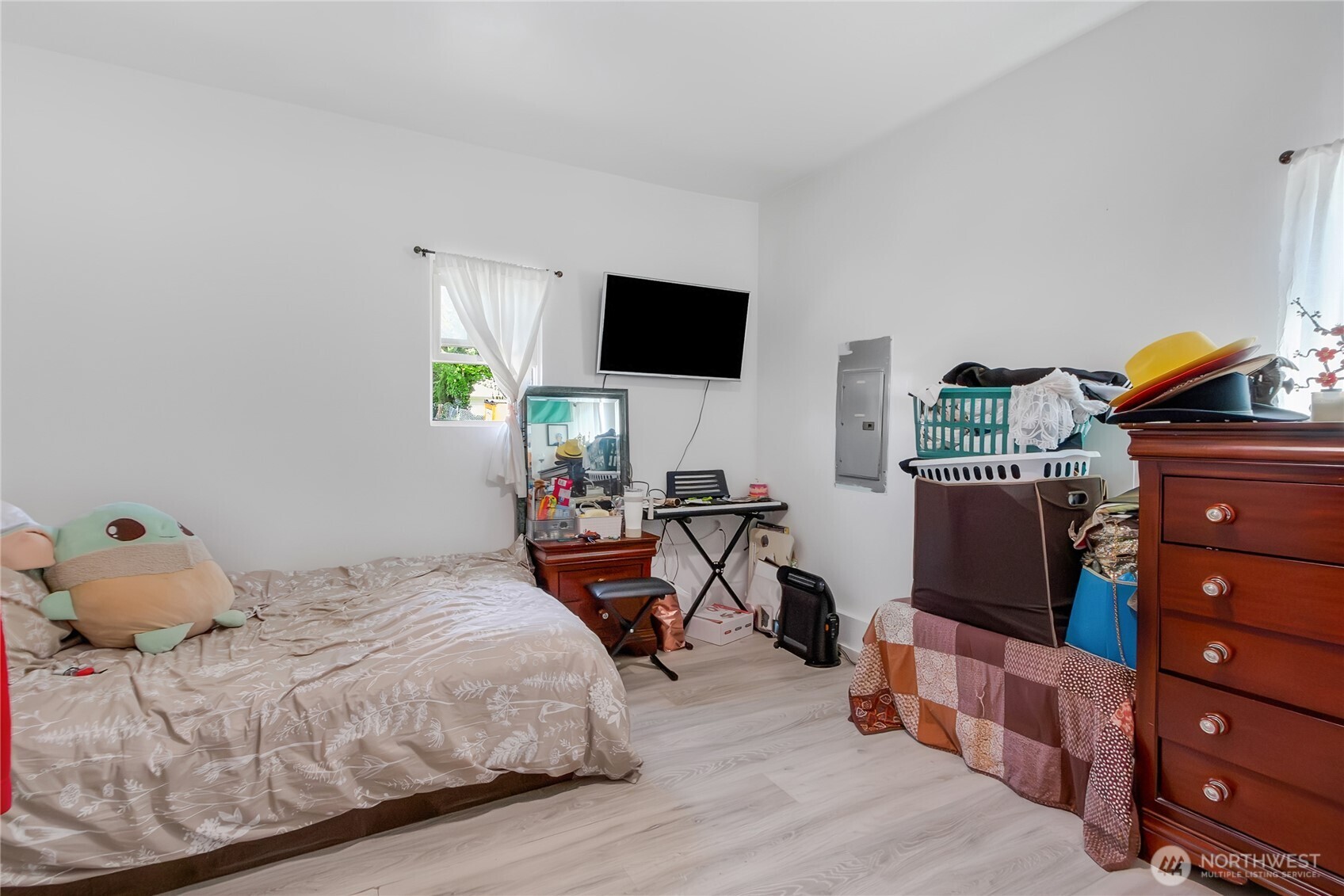 Tacoma, Washington, 98404, United States, 3 Bedrooms Bedrooms, ,1 BathroomBathrooms,Residential,For Sale,1881483