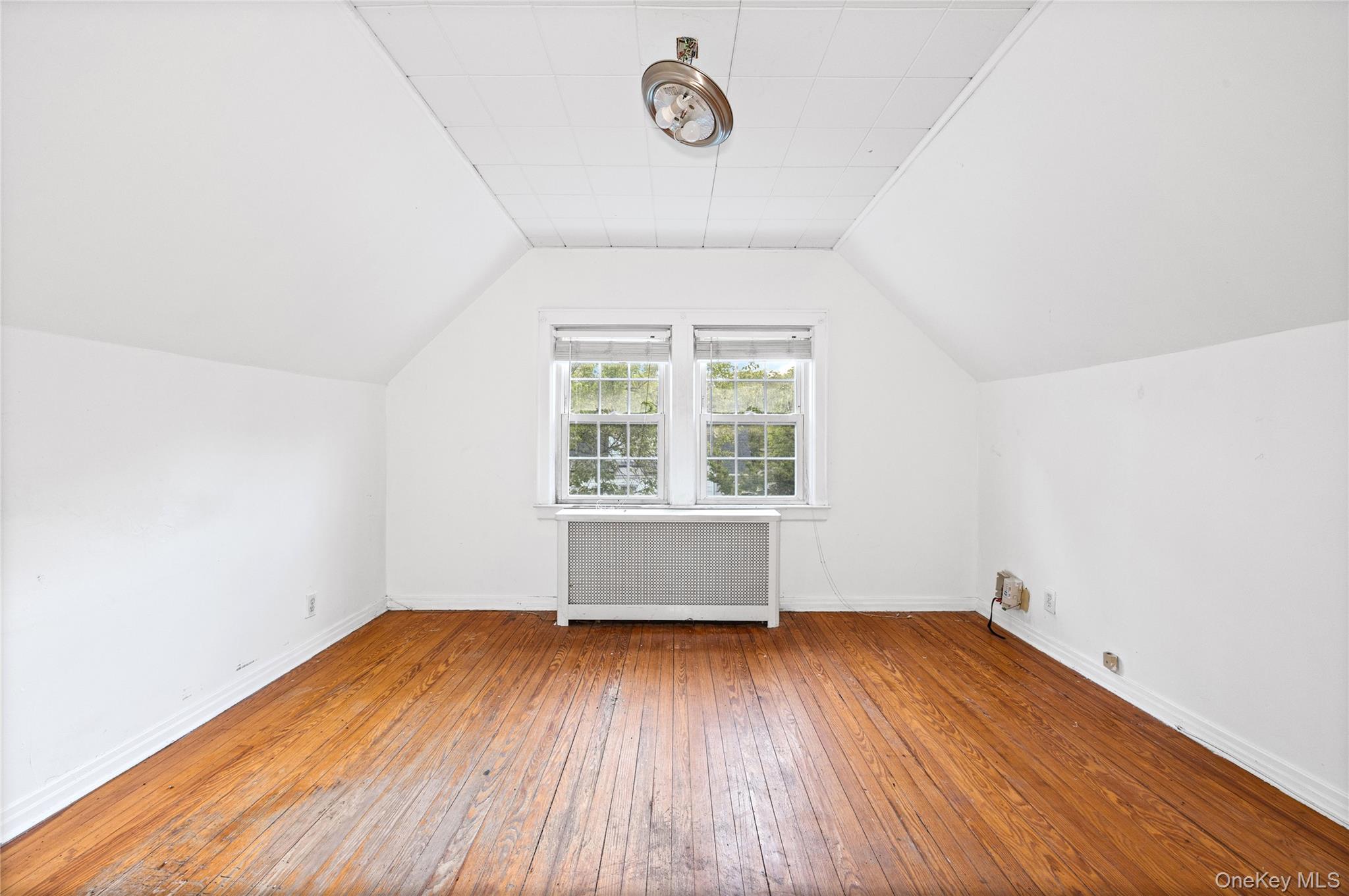 Uniondale, New York, 11553, United States, 4 Bedrooms Bedrooms, ,3 BathroomsBathrooms,Residential,For Sale,2049271