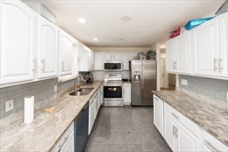 Worcester, Massachusetts, 01604, United States, 6 Bedrooms Bedrooms, ,4 BathroomsBathrooms,Residential,For Sale,1977406