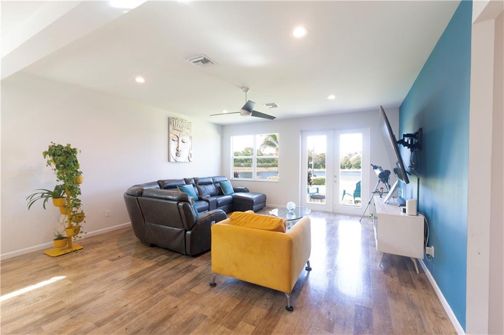 Vero Beach, Florida, 32967, United States, 3 Bedrooms Bedrooms, ,2 BathroomsBathrooms,Residential,For Sale,1987952