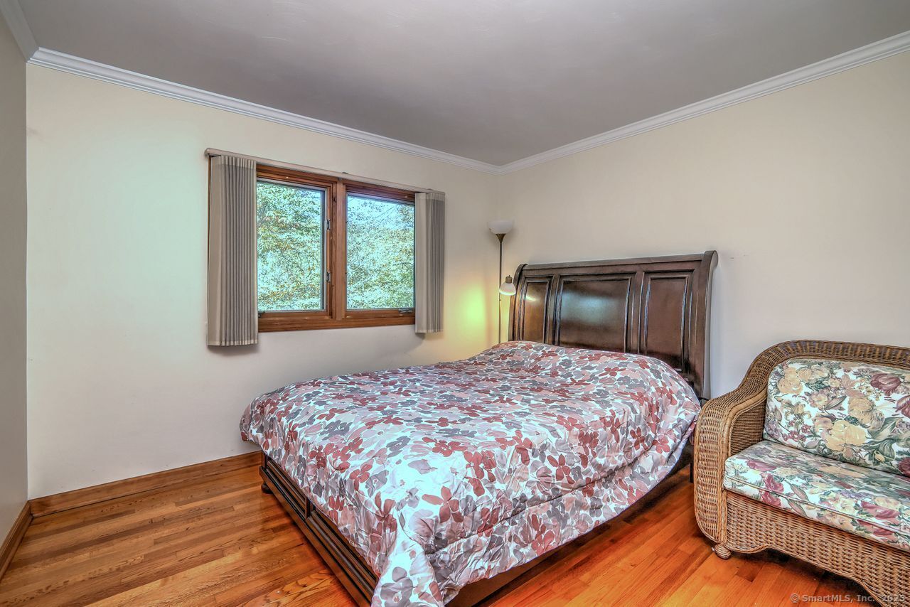 Woodbridge, Connecticut, 06525, United States, 3 Bedrooms Bedrooms, ,2 BathroomsBathrooms,Residential,For Sale,1989444