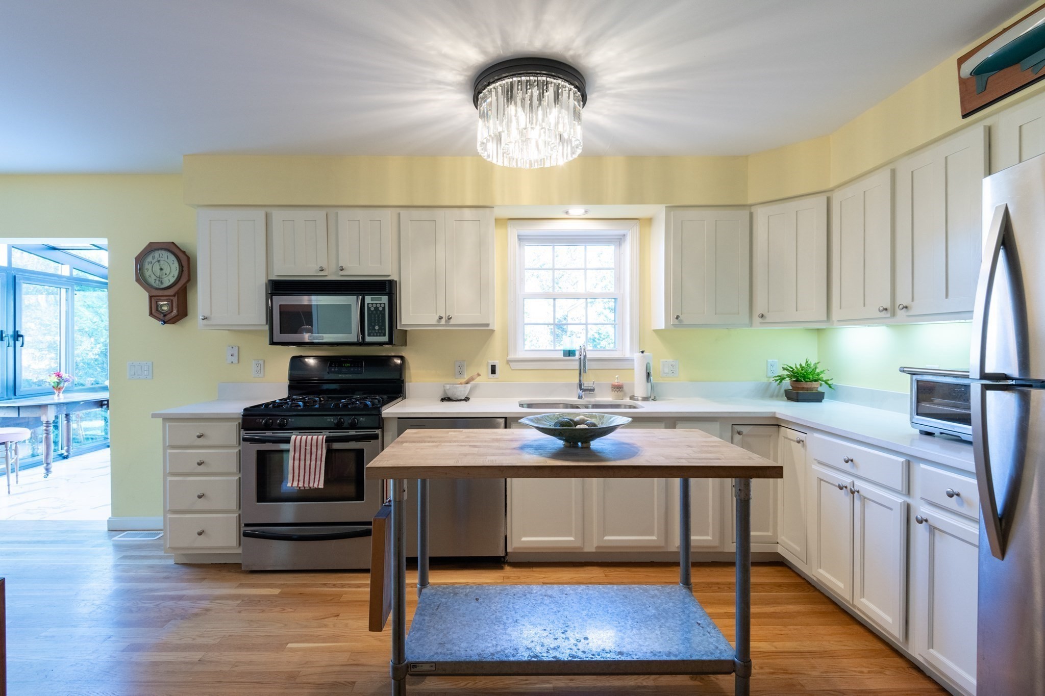 Medford, Massachusetts, 02155, United States, 3 Bedrooms Bedrooms, ,3 BathroomsBathrooms,Residential,For Sale,1987114