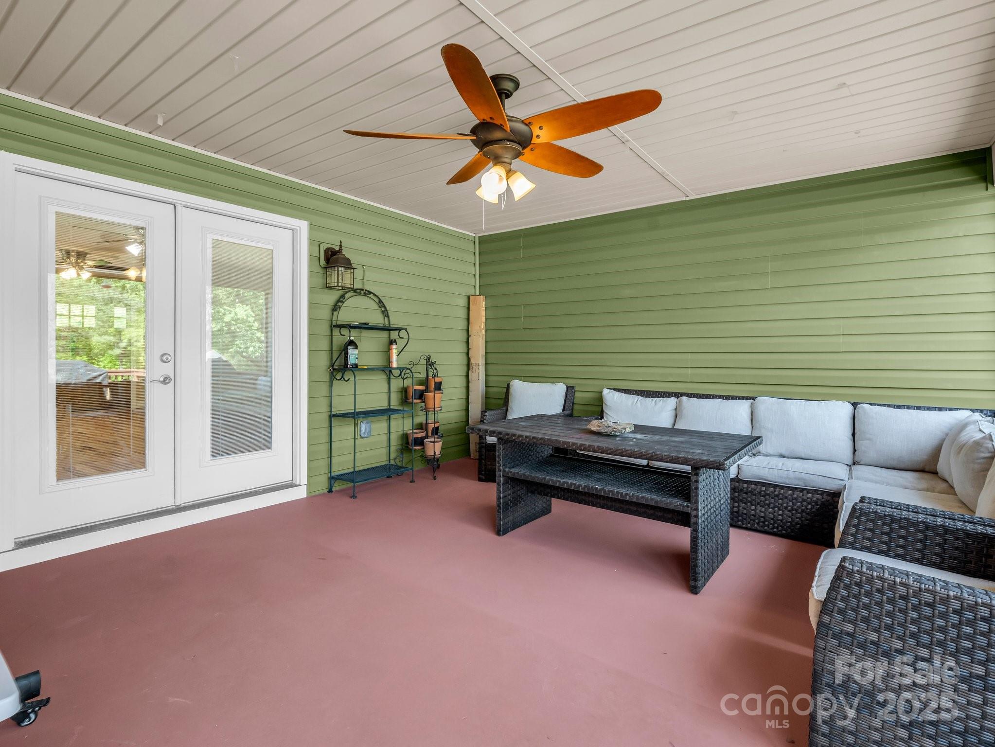 Lincolnton, North Carolina, 28092, United States, 3 Bedrooms Bedrooms, ,3 BathroomsBathrooms,Residential,For Sale,2005989