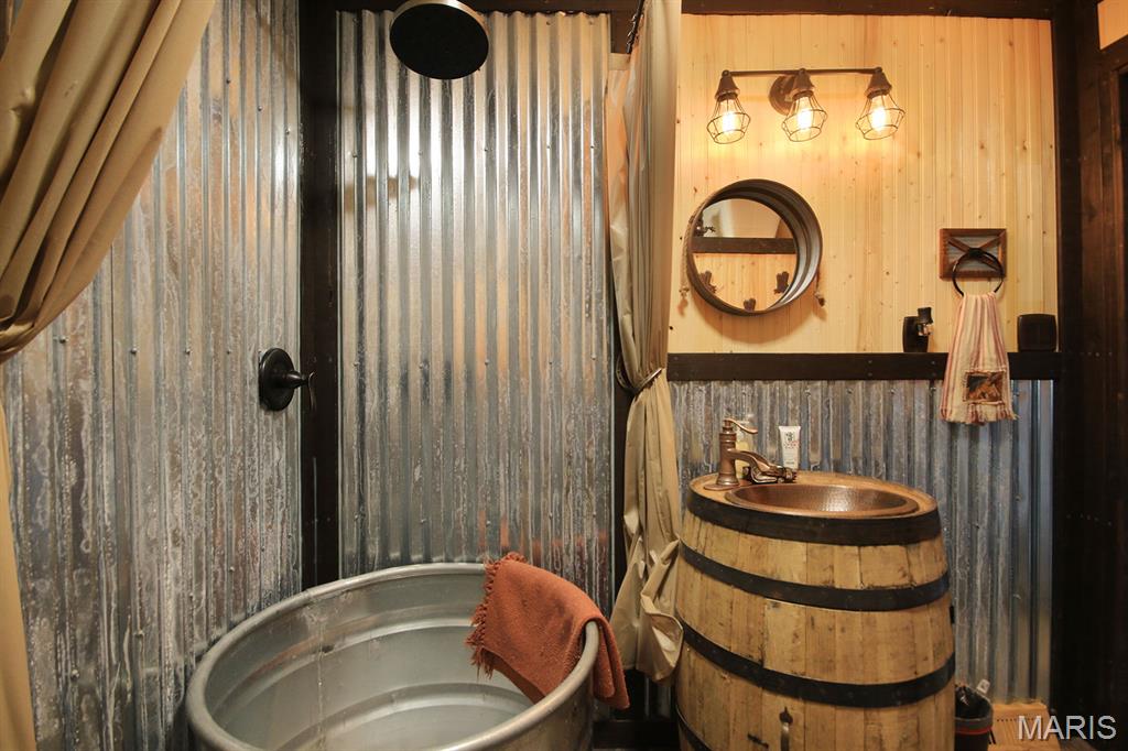 Lebanon, Missouri, 65536, United States, 3 Bedrooms Bedrooms, ,2 BathroomsBathrooms,Residential,For Sale,1982257