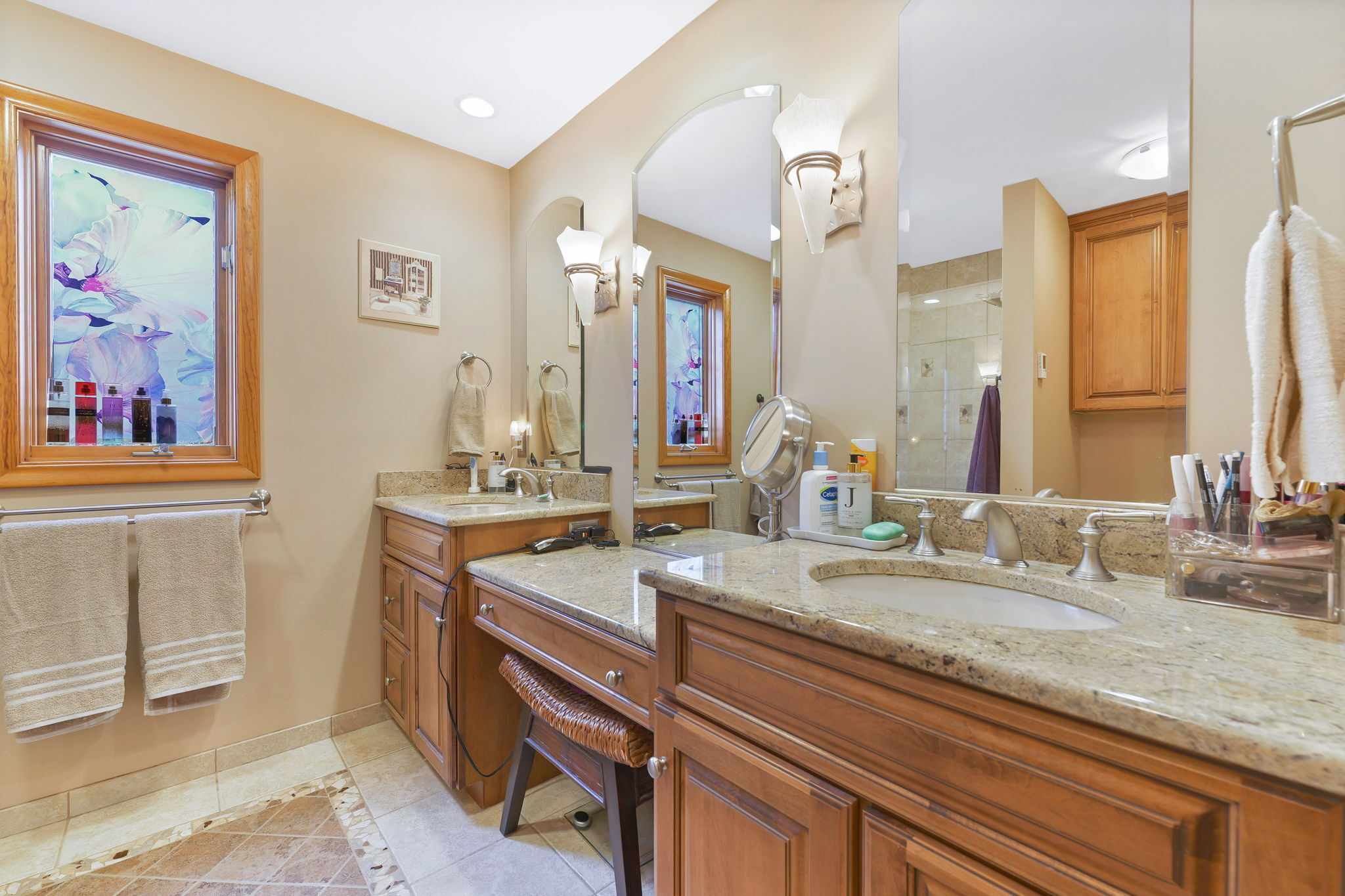 Tolland, Connecticut, 06084, United States, 3 Bedrooms Bedrooms, ,3 BathroomsBathrooms,Residential,For Sale,1993316