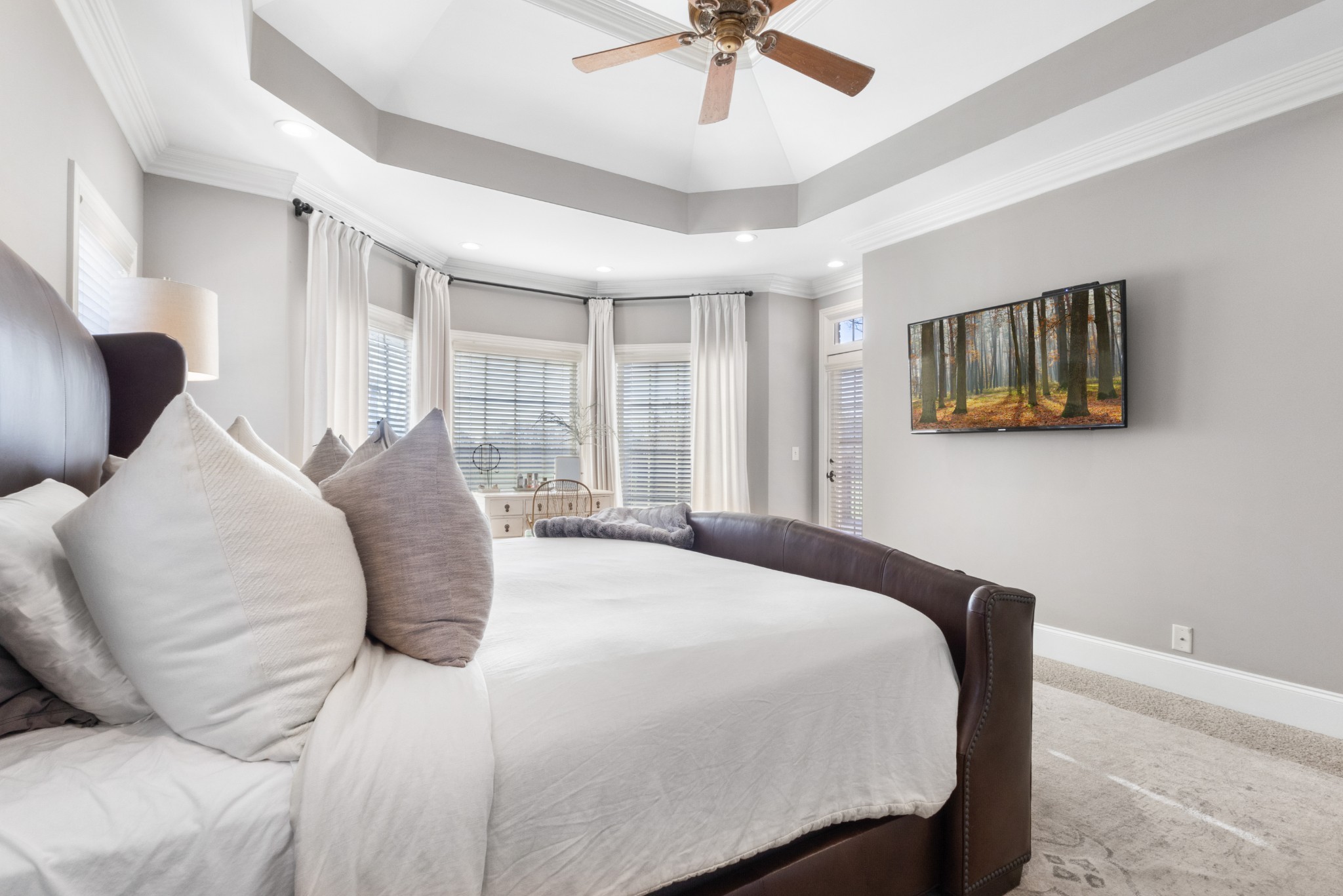 Clarksville, Tennessee, 37043, United States, 4 Bedrooms Bedrooms, ,5 BathroomsBathrooms,Residential,For Sale,1997798