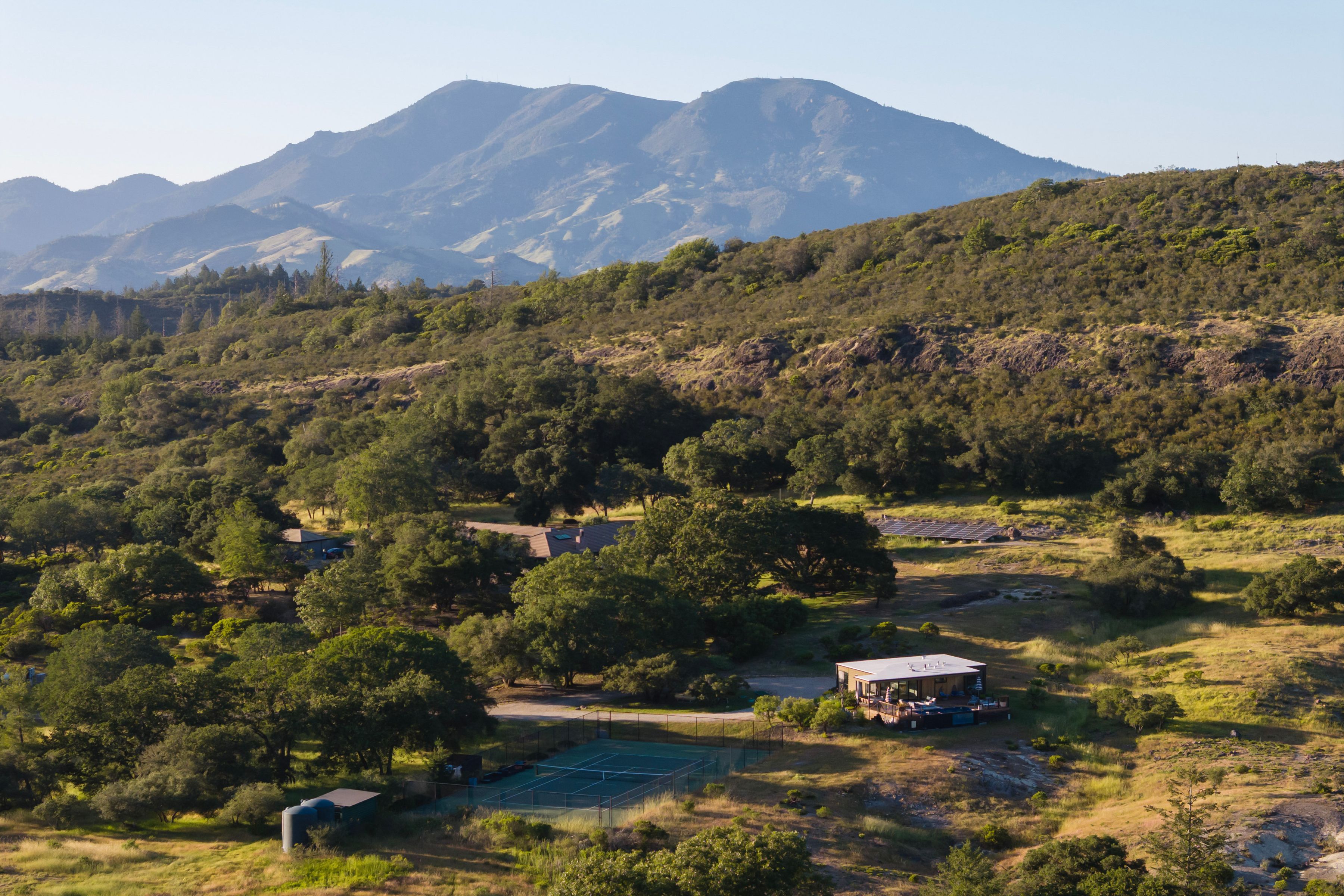  Income Producing Calistoga Compound - 物件實景