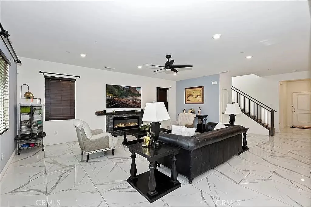 Victorville, California, 92392, United States, 5 Bedrooms Bedrooms, ,4 BathroomsBathrooms,Residential,For Sale,1984455