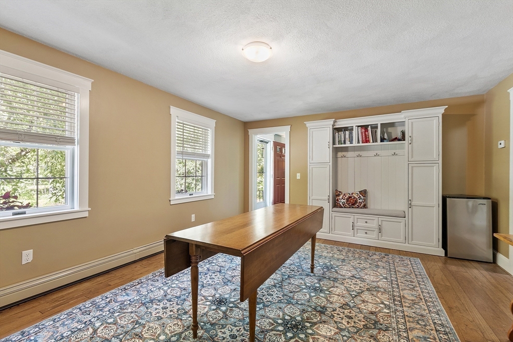 Lunenburg, Massachusetts, 01462, United States, 4 Bedrooms Bedrooms, ,3 BathroomsBathrooms,Residential,For Sale,1885321
