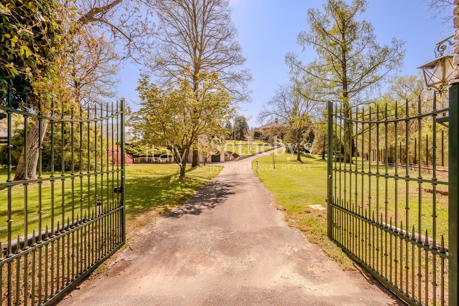 Waterfront villa with private park on Lake Avigliana - 物件實景