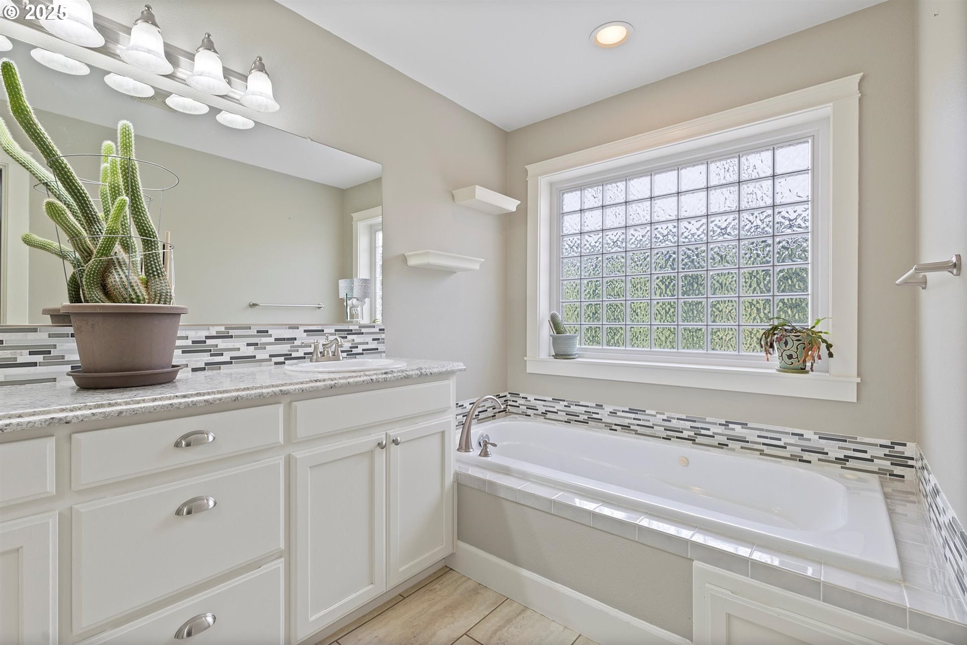 Yamhill, Oregon, 97148, United States, 3 Bedrooms Bedrooms, ,3 BathroomsBathrooms,Residential,For Sale,1926373