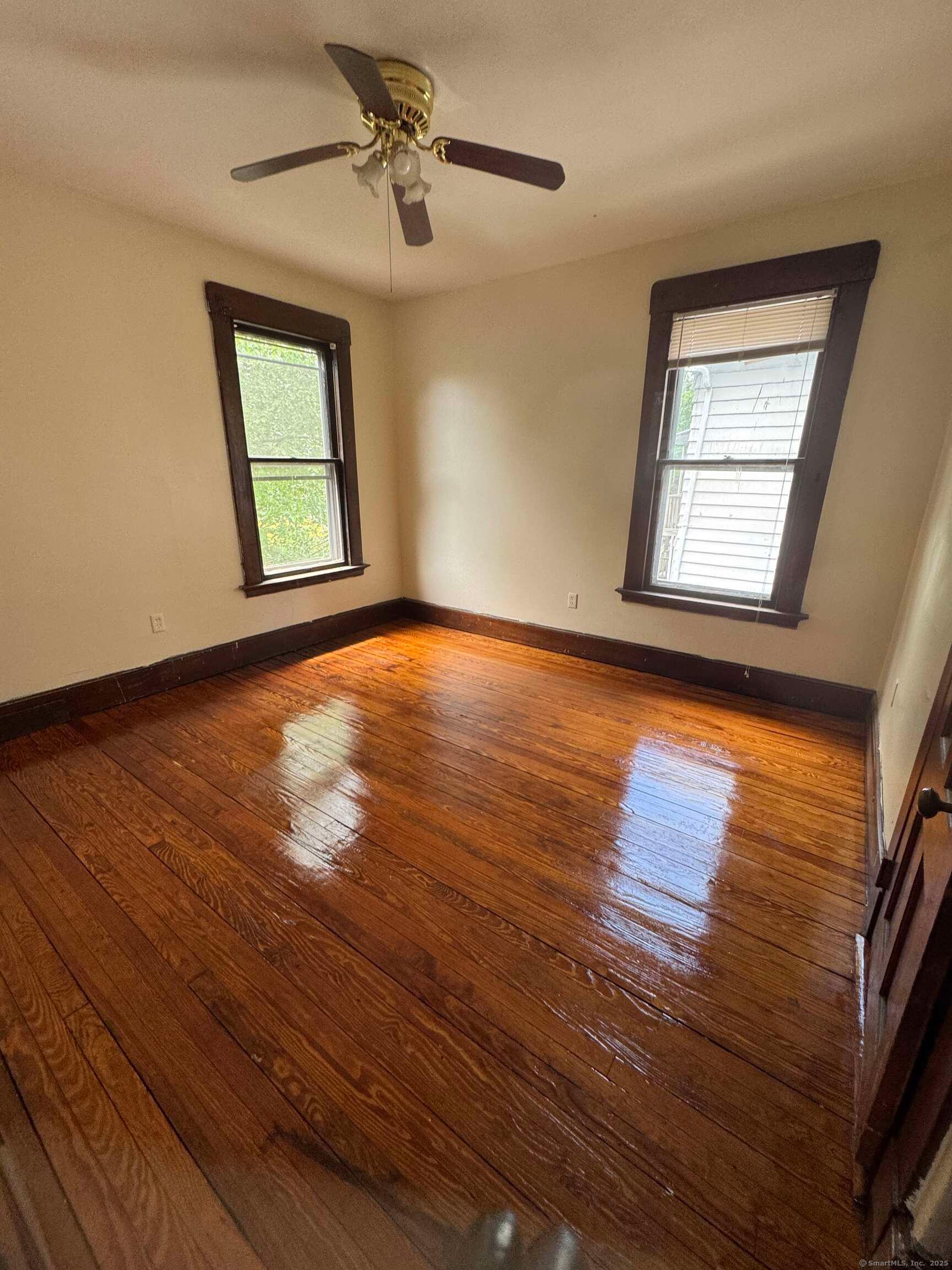 New Haven, Connecticut, 06511, United States, 7 Bedrooms Bedrooms, ,3 BathroomsBathrooms,Residential,For Sale,1997999