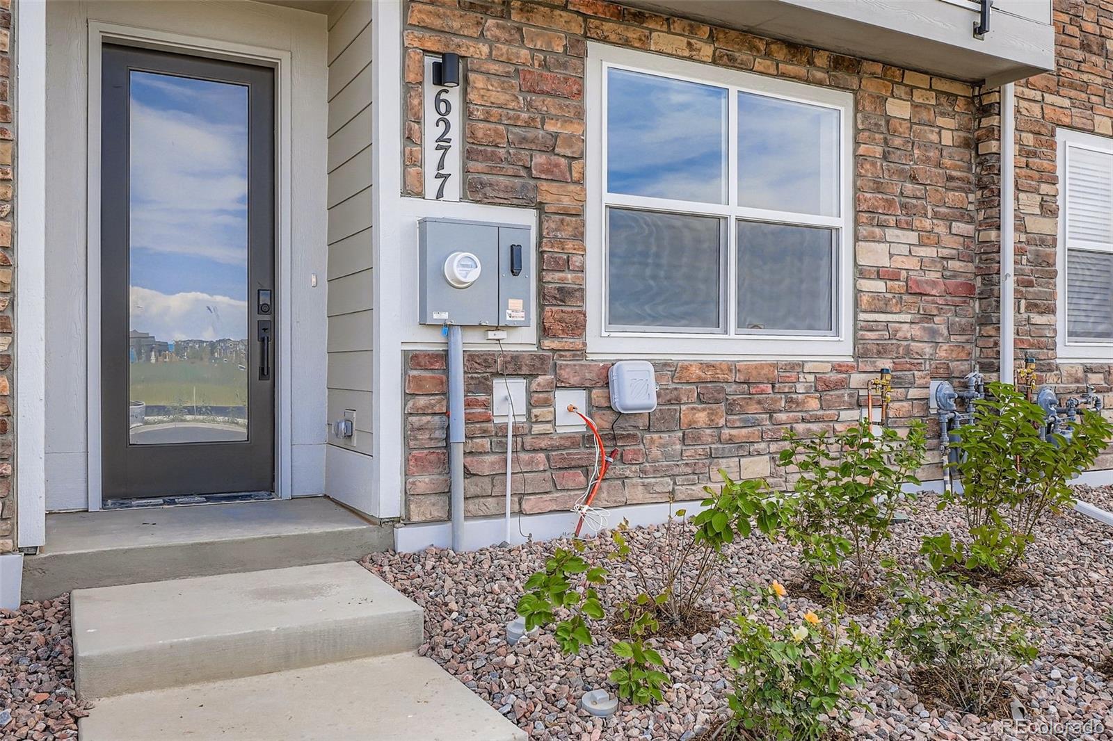 Aurora, Colorado, 80019, United States, 4 Bedrooms Bedrooms, ,4 BathroomsBathrooms,Residential,For Sale,1902538