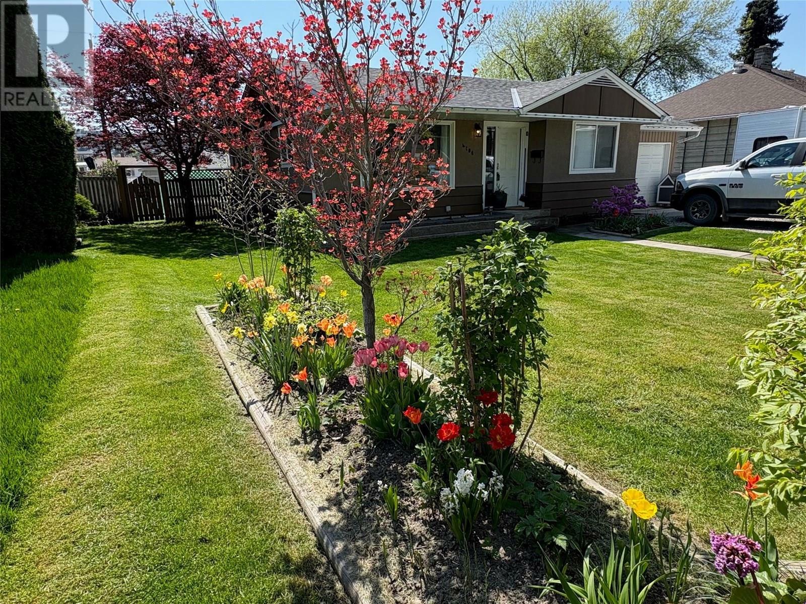 VERNON, British Columbia, V1T 1X5, CA, 2 Bedrooms Bedrooms, ,1 BathroomBathrooms,Residential,For Sale,1837289