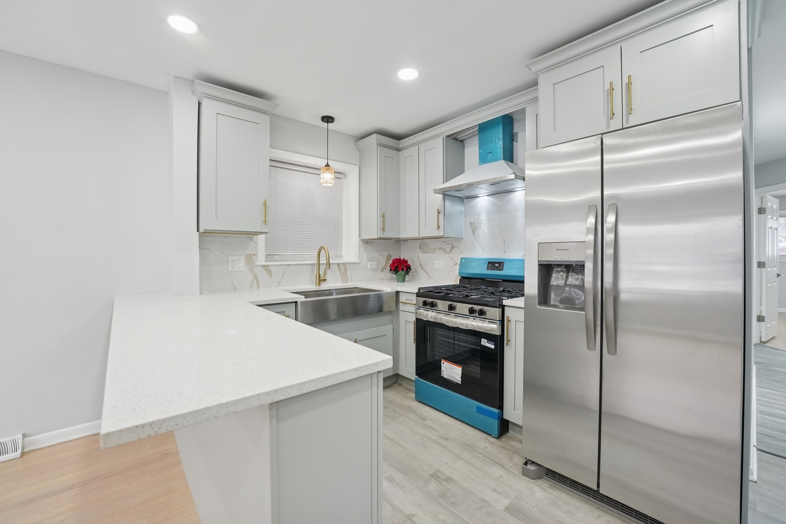 Cicero, Illinois, 60804, United States, 8 Bedrooms Bedrooms, ,Residential,For Sale,2000949