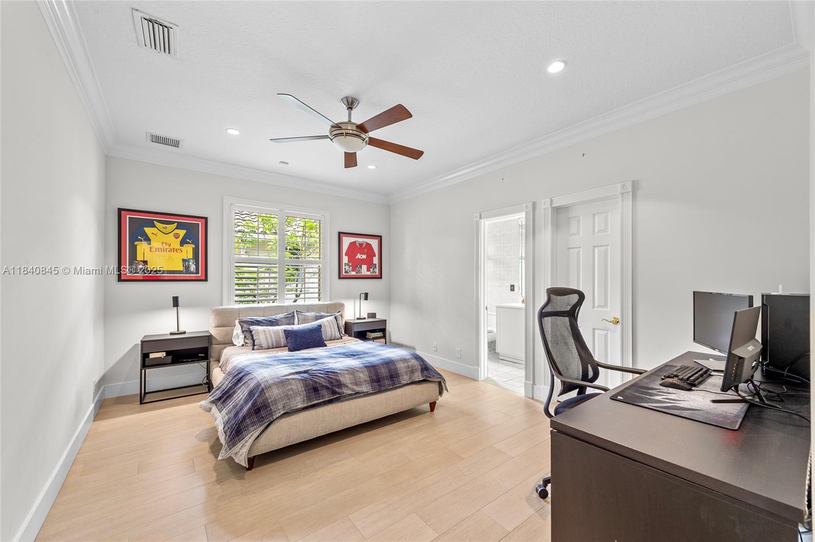 Weston, Florida, 33332, United States, 5 Bedrooms Bedrooms, ,6 BathroomsBathrooms,Residential,For Sale,1896752
