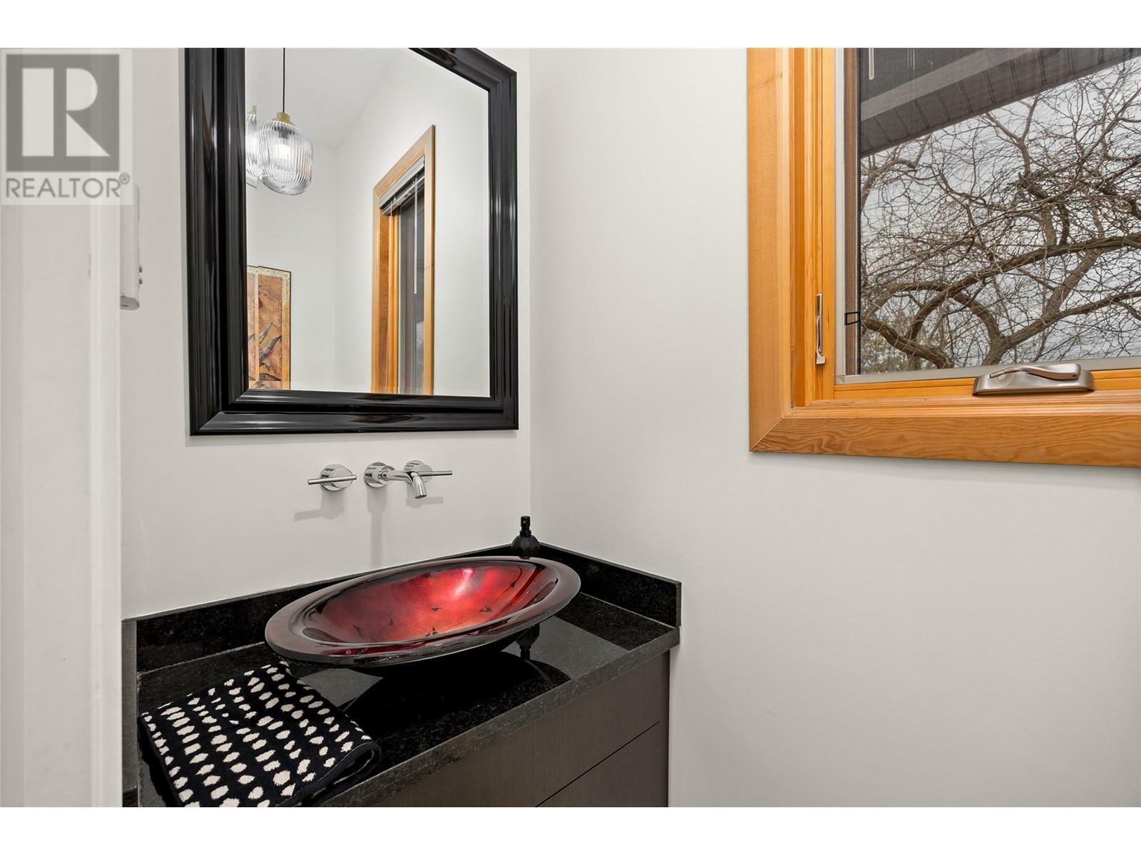 LAKE COUNTRY, British Columbia, V4V 1B3, CA, 5 Bedrooms Bedrooms, ,4 BathroomsBathrooms,Residential,For Sale,1838112