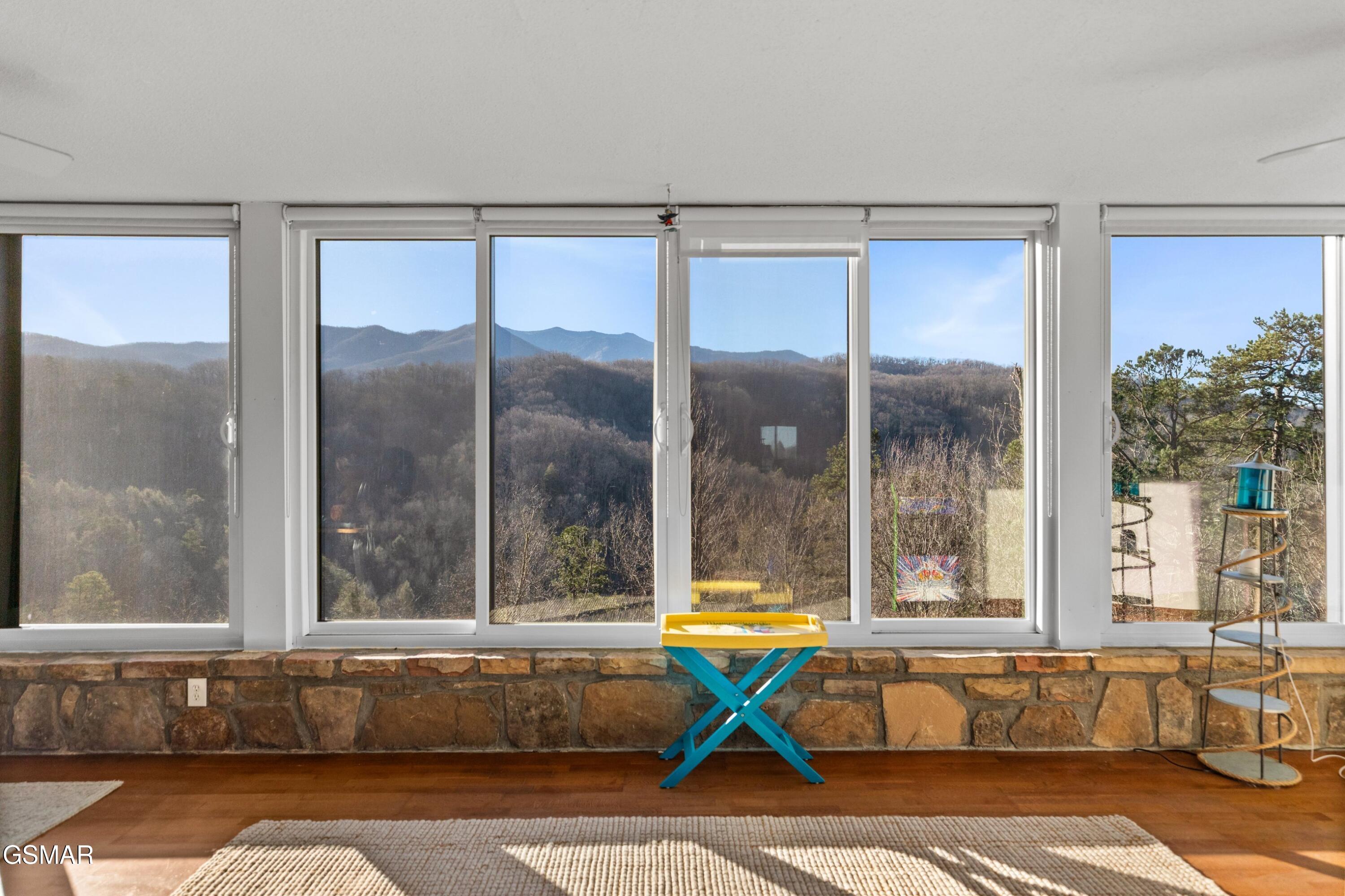 Gatlinburg, Tennessee, 37738, United States, 3 Bedrooms Bedrooms, ,2 BathroomsBathrooms,Residential,For Sale,2012103