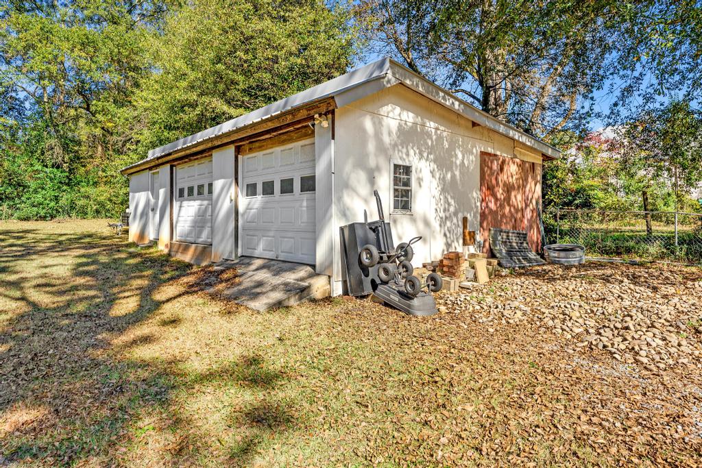 Hartwell, Georgia, 30643, United States, 4 Bedrooms Bedrooms, ,3 BathroomsBathrooms,Residential,For Sale,1989315