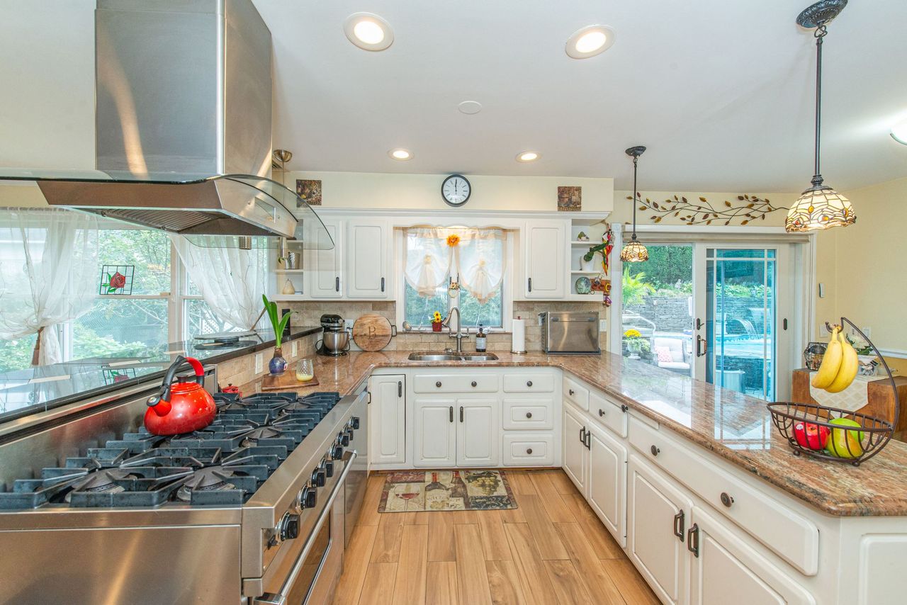 Wood Ridge, New Jersey, 07075, United States, 4 Bedrooms Bedrooms, ,4 BathroomsBathrooms,Residential,For Sale,1978112