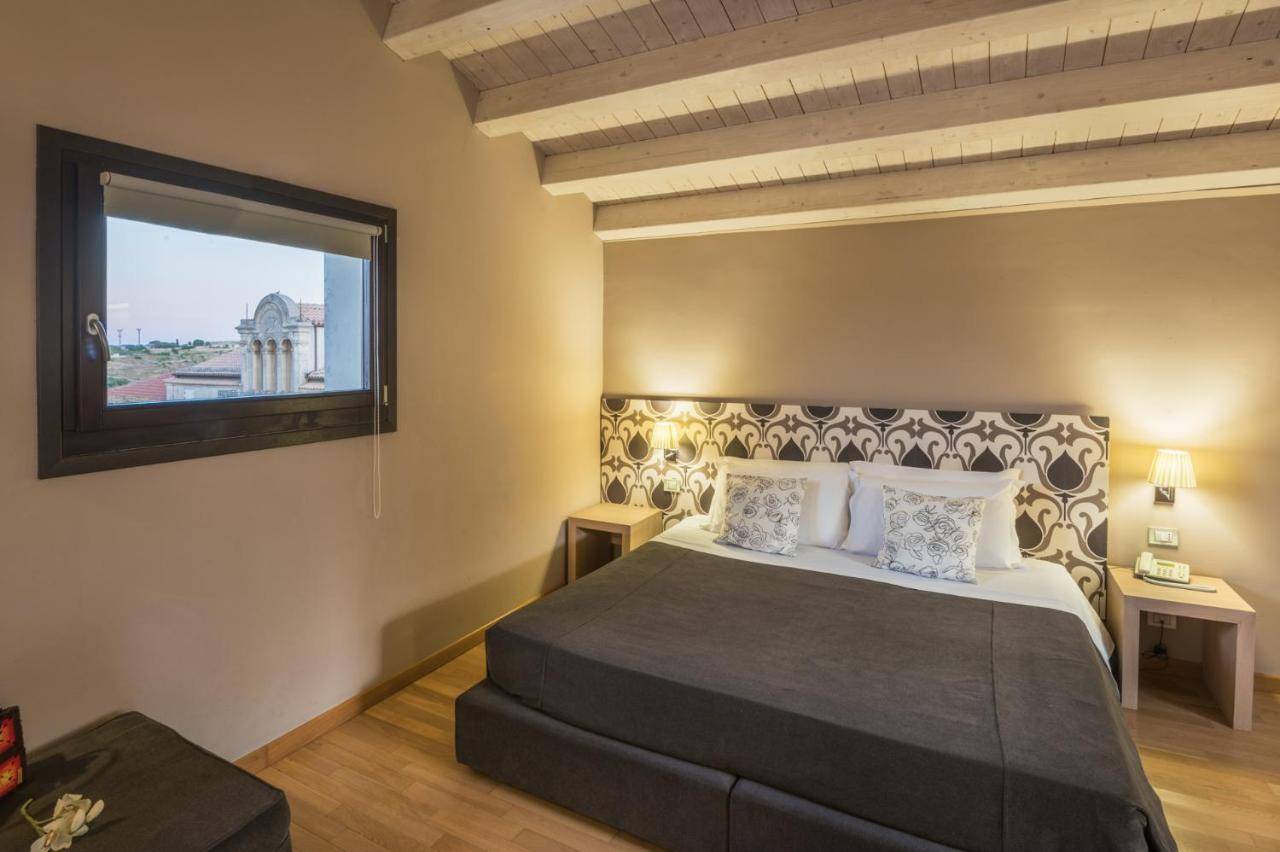 Ragusa, Ragusa, 97100, IT, 11 Bedrooms Bedrooms, ,11 BathroomsBathrooms,Residential,For Sale,1687176
