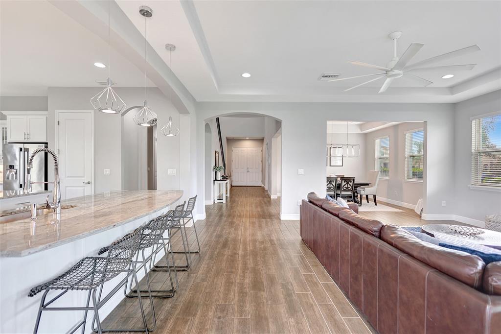 Bradenton, Florida, 34212, United States, 5 Bedrooms Bedrooms, ,5 BathroomsBathrooms,Residential,For Sale,1917227