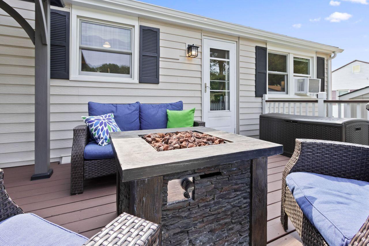 Portland, Maine, 04102, United States, 4 Bedrooms Bedrooms, ,2 BathroomsBathrooms,Residential,For Sale,1918593