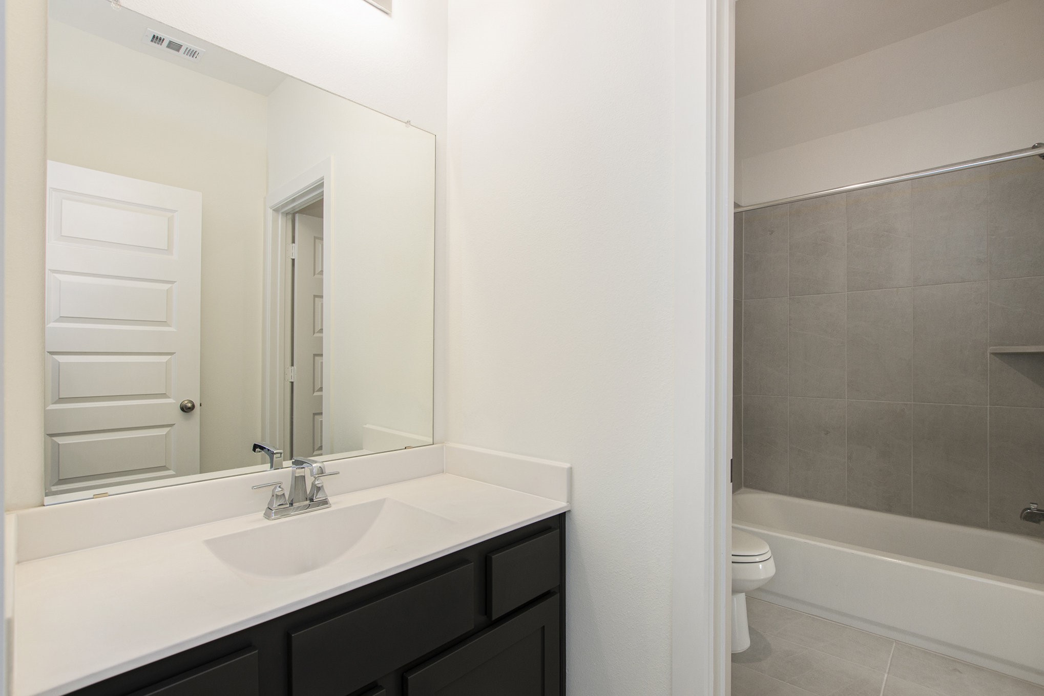 Katy, Texas, 77493, United States, 4 Bedrooms Bedrooms, ,4 BathroomsBathrooms,Residential,For Sale,1891372