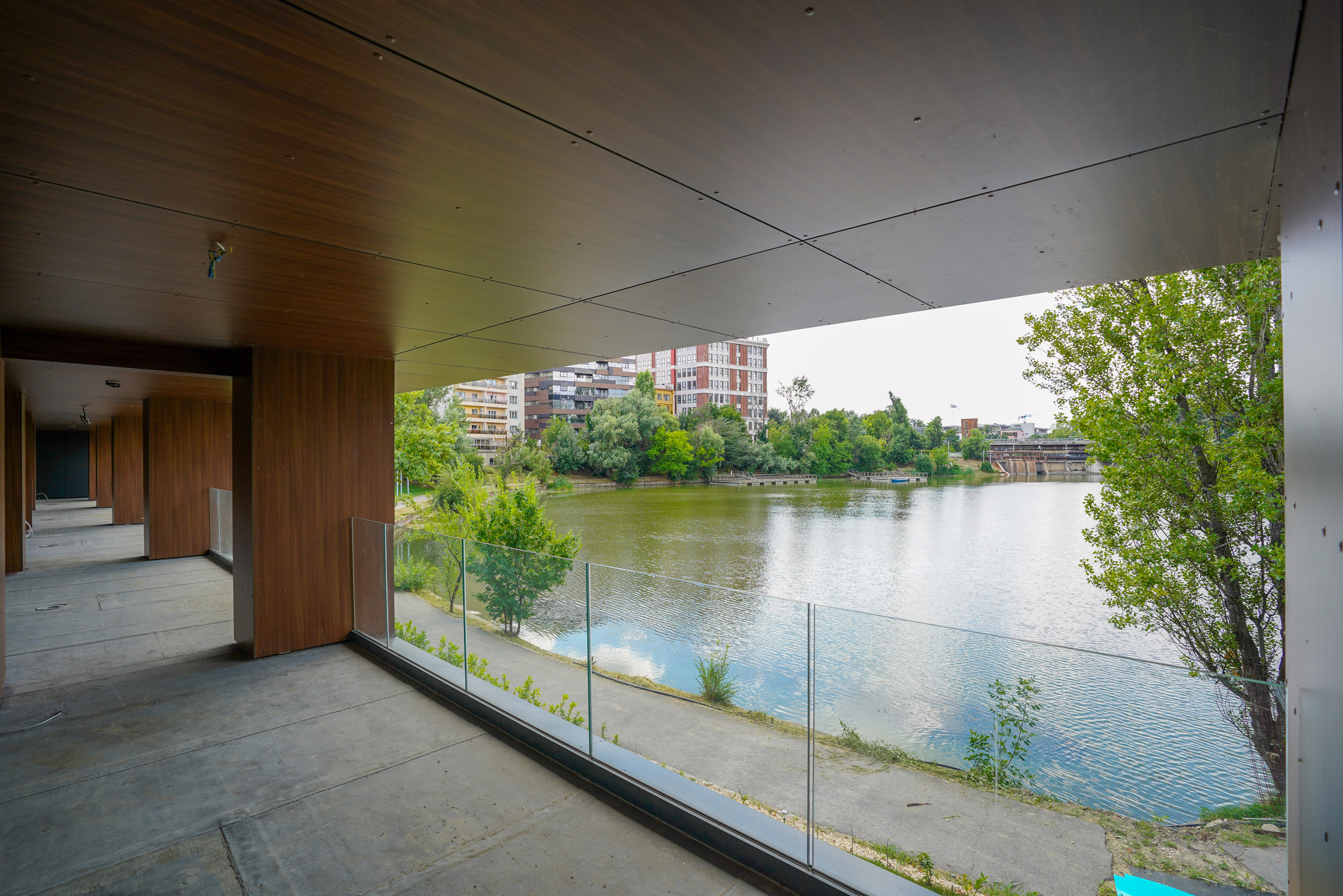  Seven-Room Waterfront Apartment Directly at Lake Level on Lake Floreasca - 物件實景