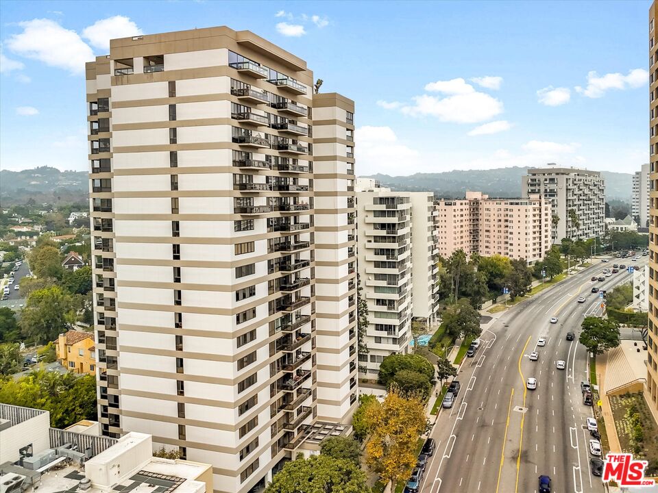 Los Angeles, California, 90024, United States, 2 Bedrooms Bedrooms, ,1 BathroomBathrooms,Residential,For Sale,1998471