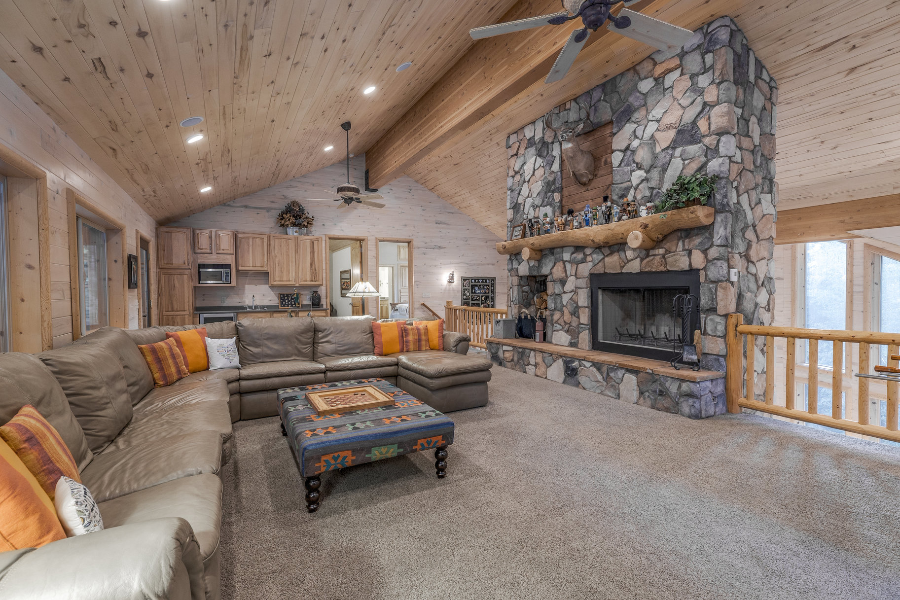  Adventure Meets Comfort, Legacy Log Cabin in Pine Mountain - 物件實景