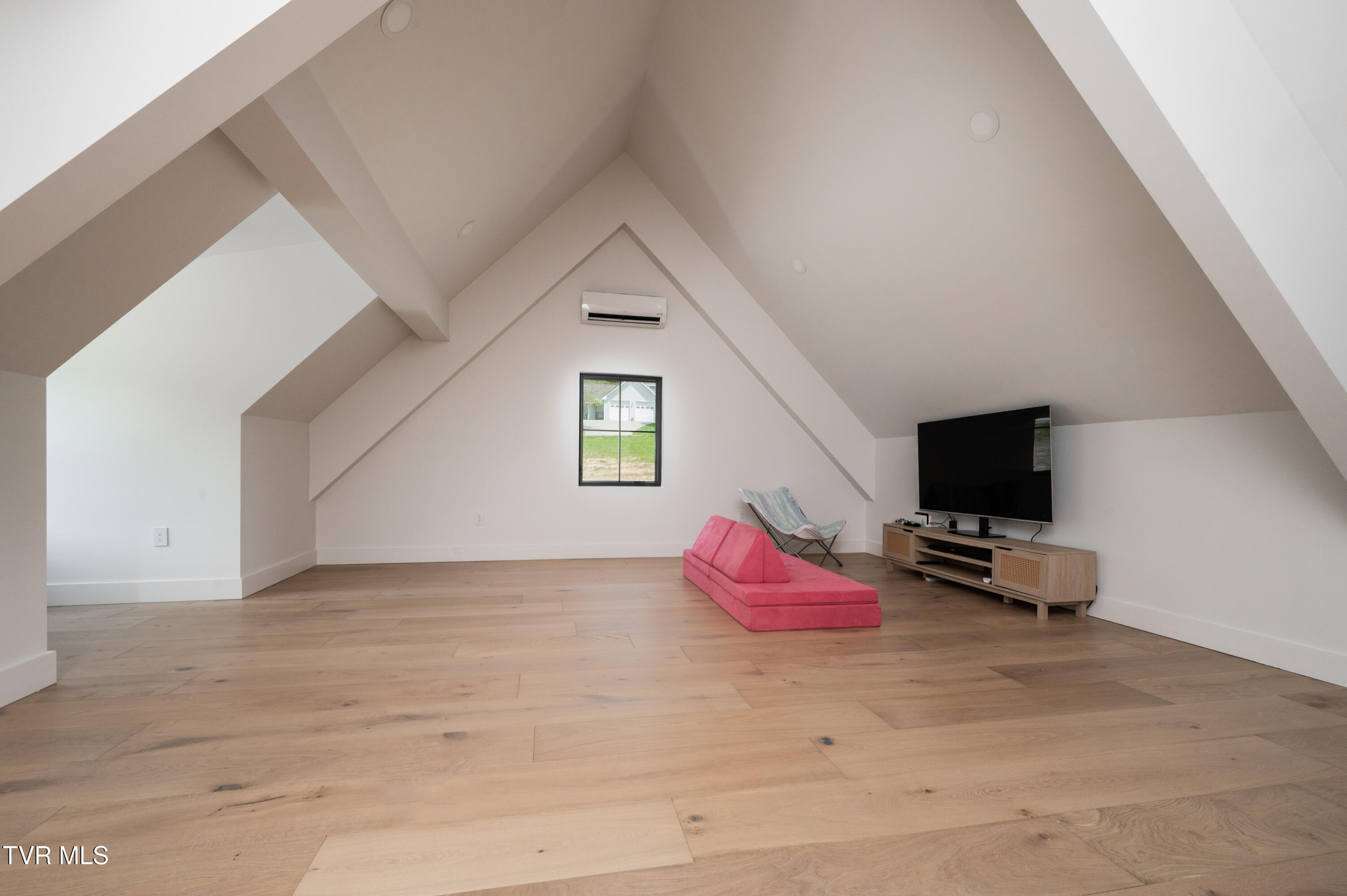 Kingsport, Tennessee, 37664, United States, 4 Bedrooms Bedrooms, ,4 BathroomsBathrooms,Residential,For Sale,1981214