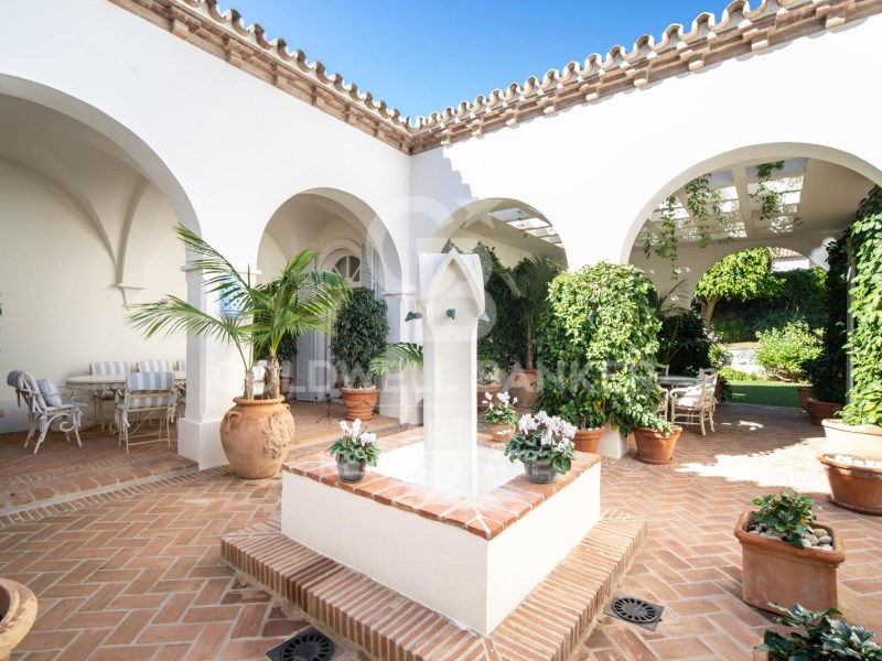 Marbella, Andalusia, ES, 5 Bedrooms Bedrooms, ,5 BathroomsBathrooms,Residential,For Sale,1918822