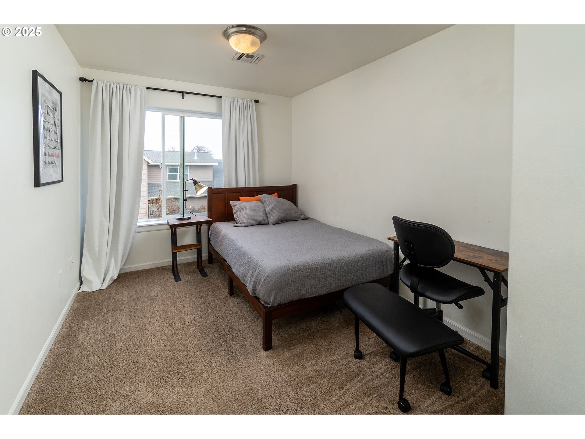 Bend, Oregon, 97701, United States, 3 Bedrooms Bedrooms, ,2 BathroomsBathrooms,Residential,For Sale,1993105