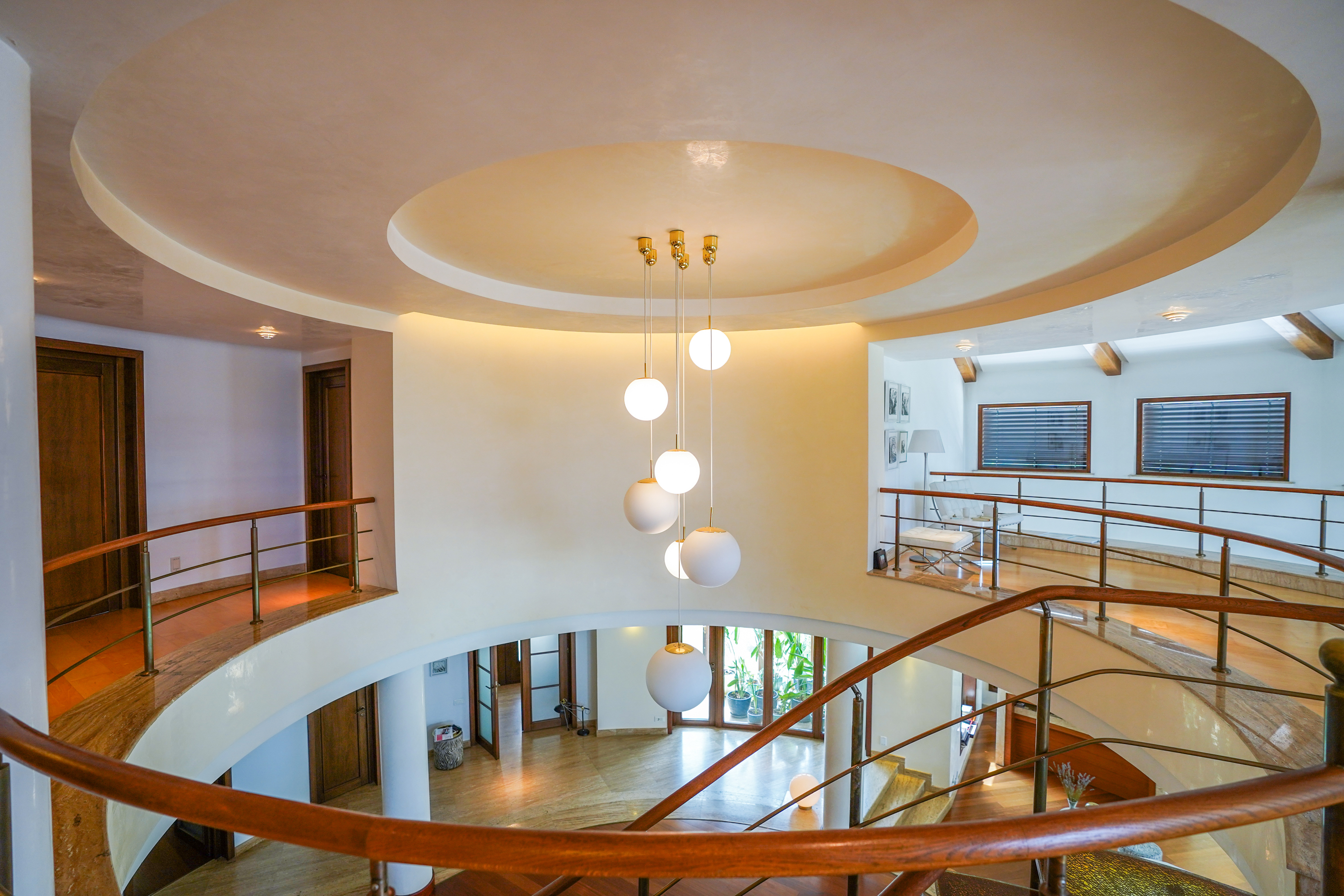  Villa with Private Peninsula and Panoramic Lake Views, Corbeanca - 物件實景