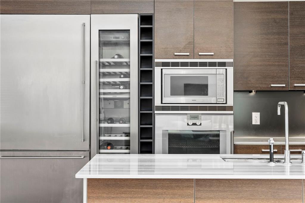 Atlanta, Georgia, 30308, United States, 2 Bedrooms Bedrooms, ,3 BathroomsBathrooms,Residential,For Sale,1967634