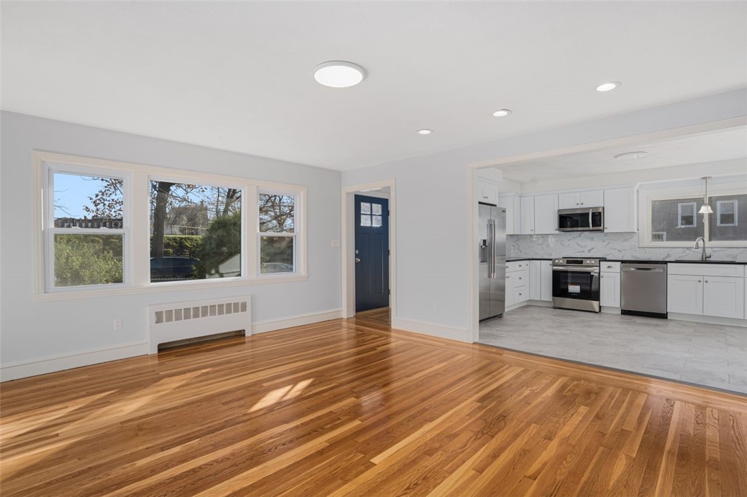 Providence, Rhode Island, 02809, United States, 3 Bedrooms Bedrooms, ,1 BathroomBathrooms,Residential,For Sale,2003236