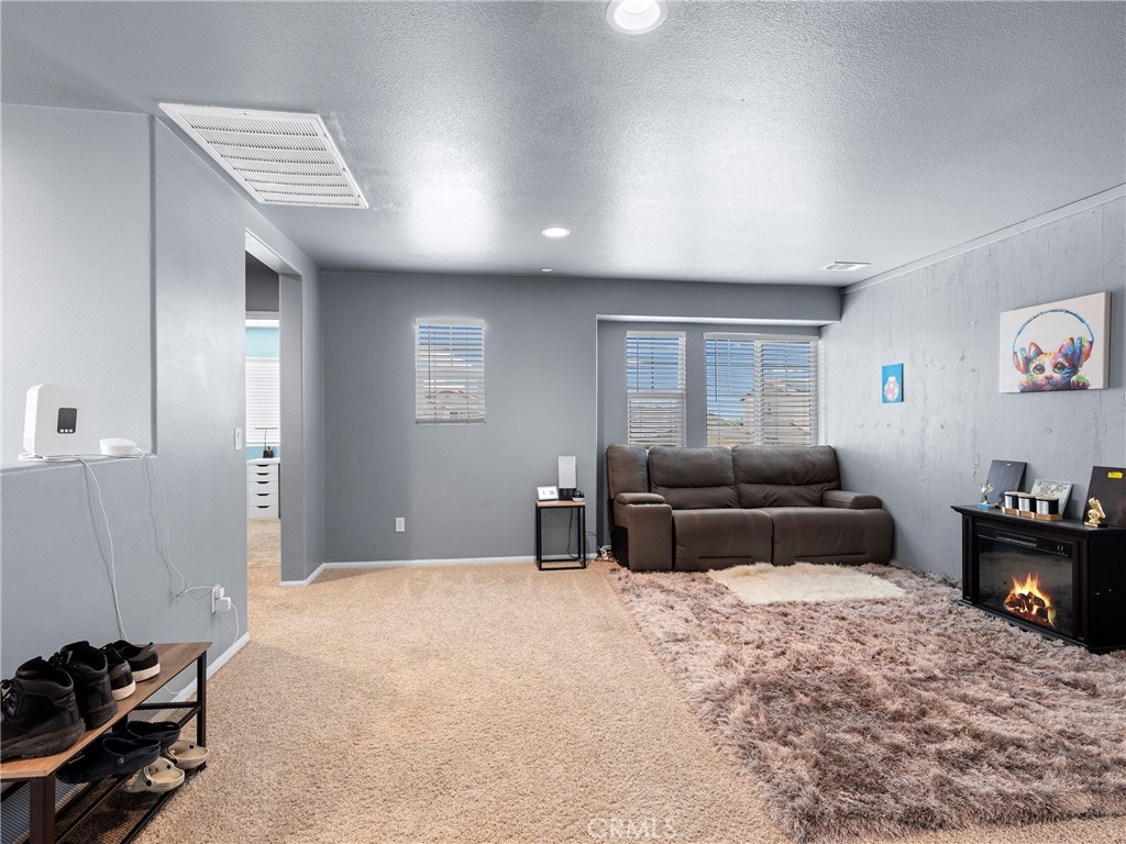 Hesperia, California, 92345, United States, 4 Bedrooms Bedrooms, ,3 BathroomsBathrooms,Residential,For Sale,1874761