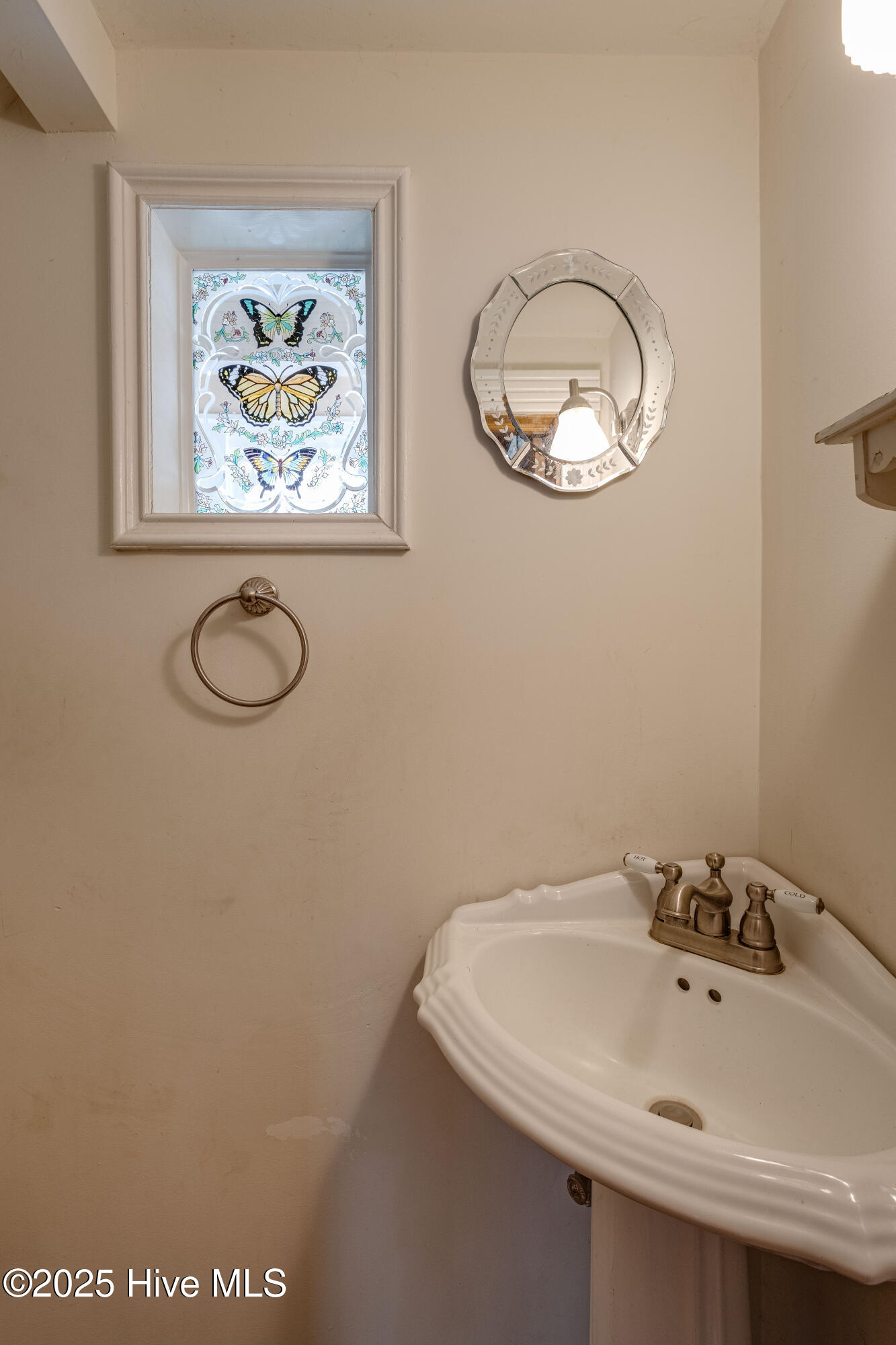 122 S Academy Street, Washington, North Carolina, 27889, United States, 3 Bedrooms Bedrooms, ,4 BathroomsBathrooms,Residential,For Sale,122 S Academy Street,1639244