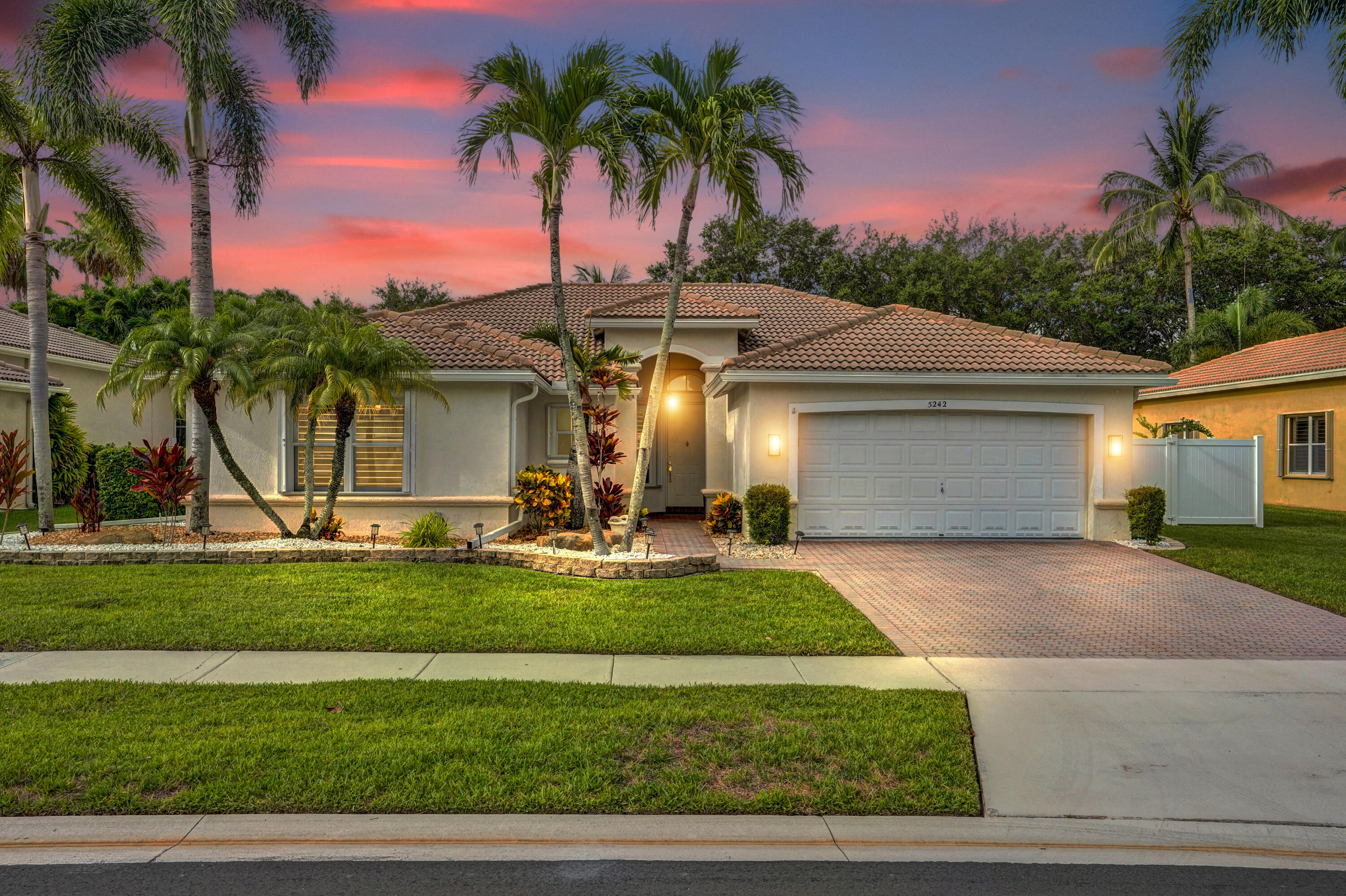 Lake Worth, Florida, 33463, United States, 3 Bedrooms Bedrooms, ,3 BathroomsBathrooms,Residential,For Sale,1905874
