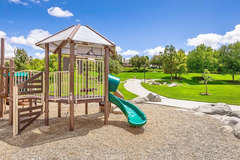 Temecula, California, 92592, United States, 3 Bedrooms Bedrooms, ,2 BathroomsBathrooms,Residential,For Sale,1926077
