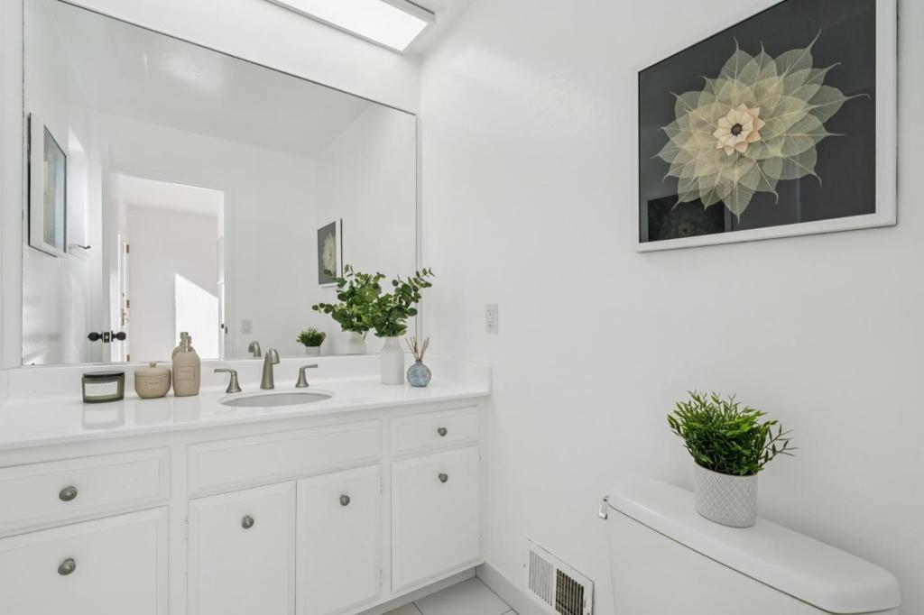 San Francisco, California, 94131, United States, 3 Bedrooms Bedrooms, ,3 BathroomsBathrooms,Residential,For Sale,1974039