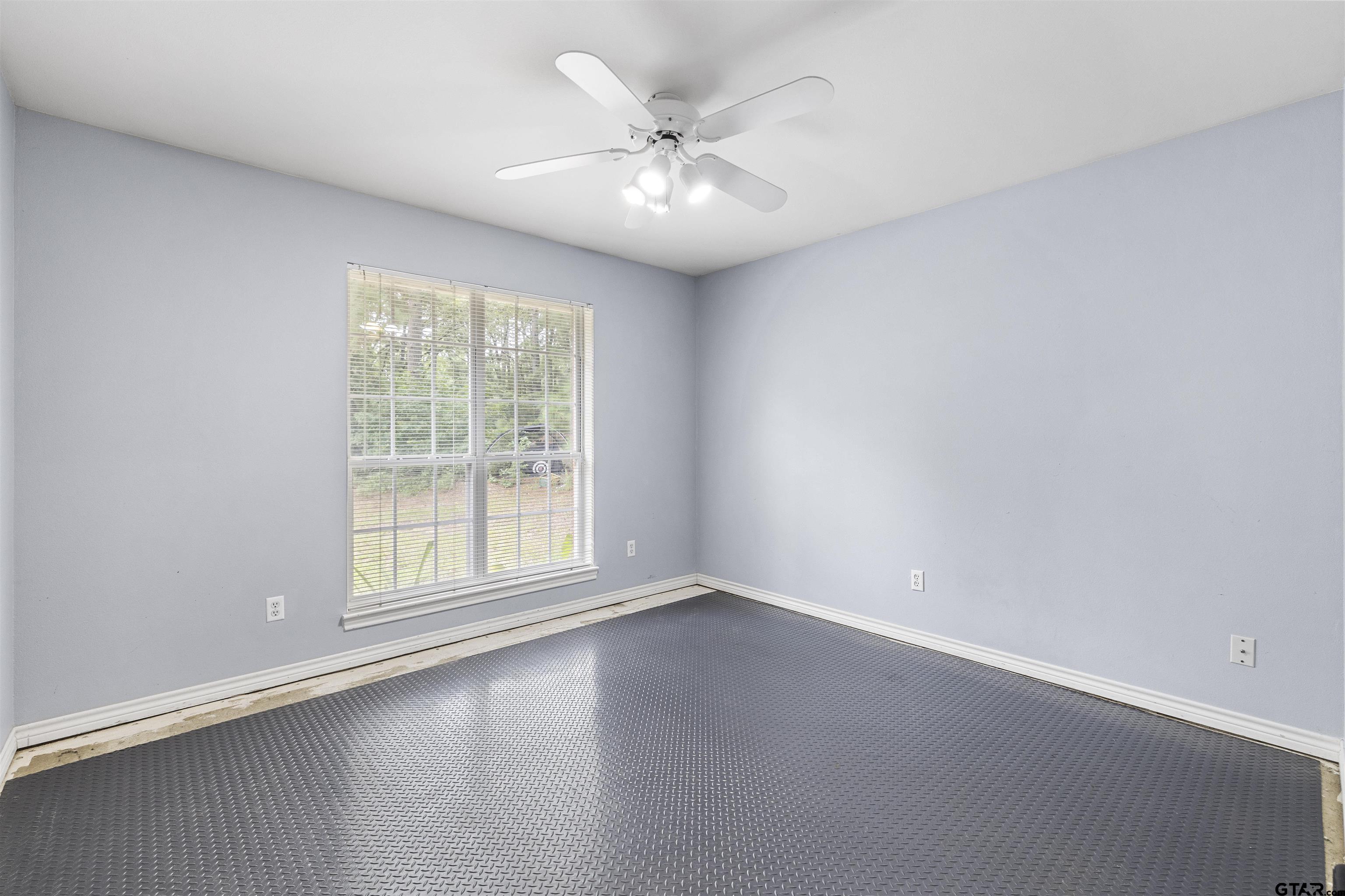 Tyler, Texas, 75704, United States, 3 Bedrooms Bedrooms, ,2 BathroomsBathrooms,Residential,For Sale,1941841