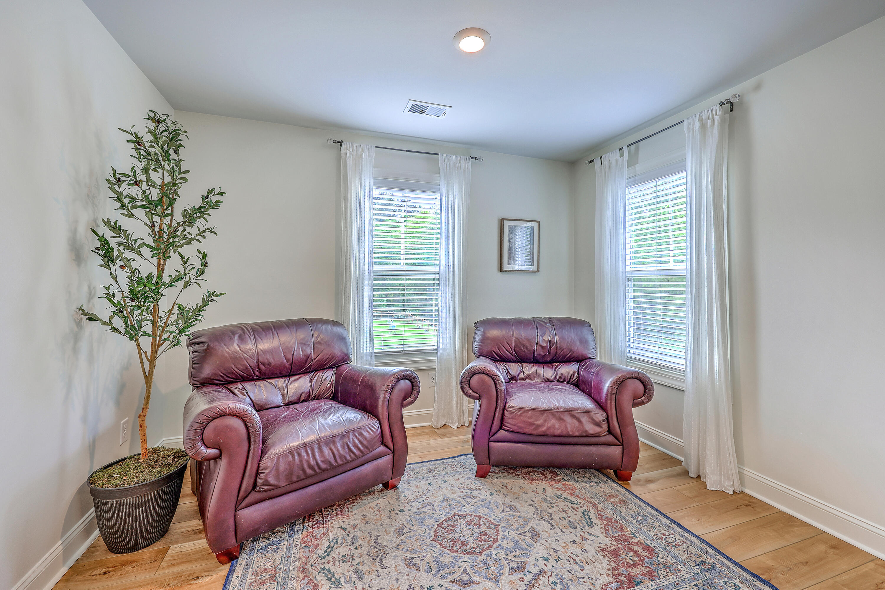 Summerville, South Carolina, 29483, United States, 4 Bedrooms Bedrooms, ,3 BathroomsBathrooms,Residential,For Sale,1928541