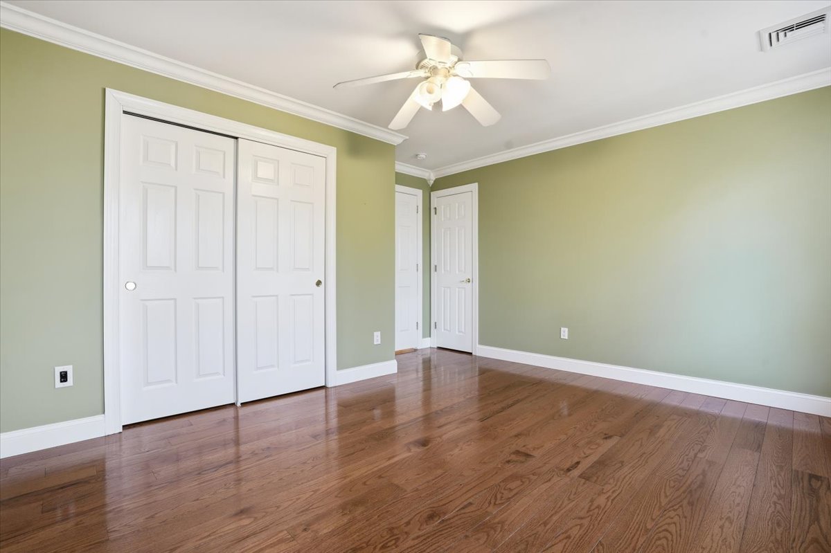 Milford, Pennsylvania, 18337, United States, 4 Bedrooms Bedrooms, ,3 BathroomsBathrooms,Residential,For Sale,2013781