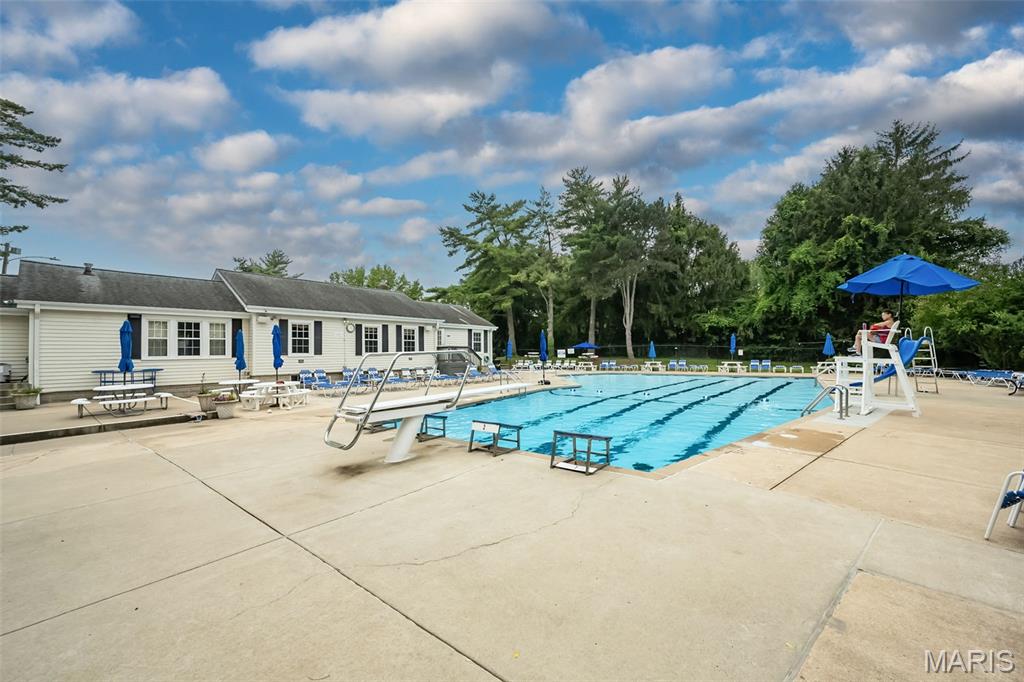 Chesterfield, Missouri, 63017, United States, 4 Bedrooms Bedrooms, ,3 BathroomsBathrooms,Residential,For Sale,1932834