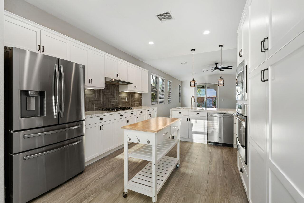 Indio, California, 92201, United States, 3 Bedrooms Bedrooms, ,2 BathroomsBathrooms,Residential,For Sale,1924635