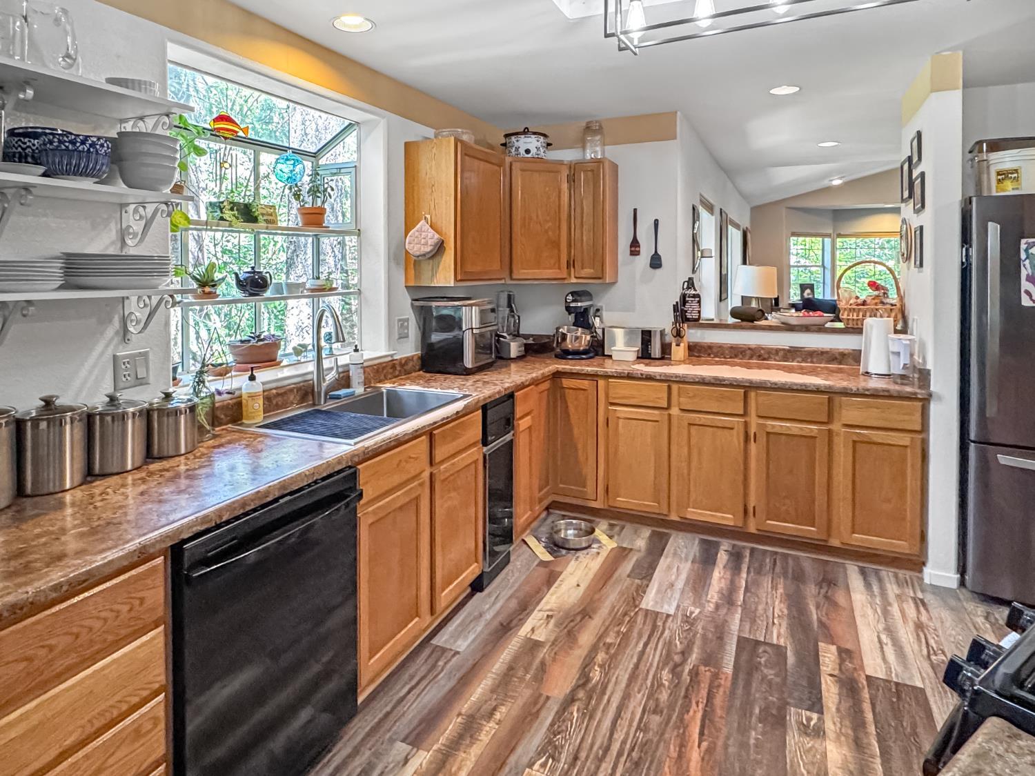 Grass Valley, California, 95945, United States, 3 Bedrooms Bedrooms, ,2 BathroomsBathrooms,Residential,For Sale,1944536